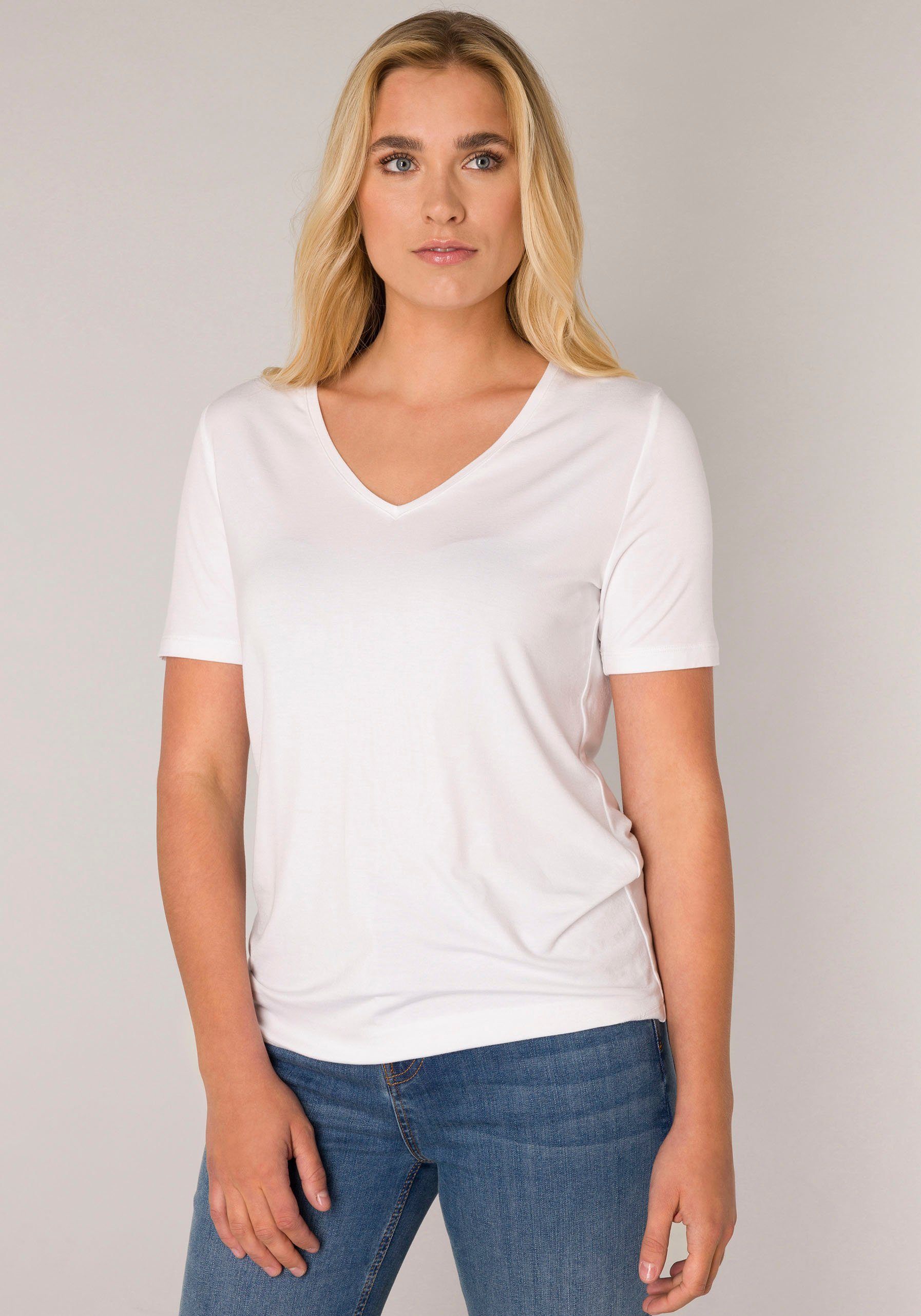 Base Level T-shirt met v-hals