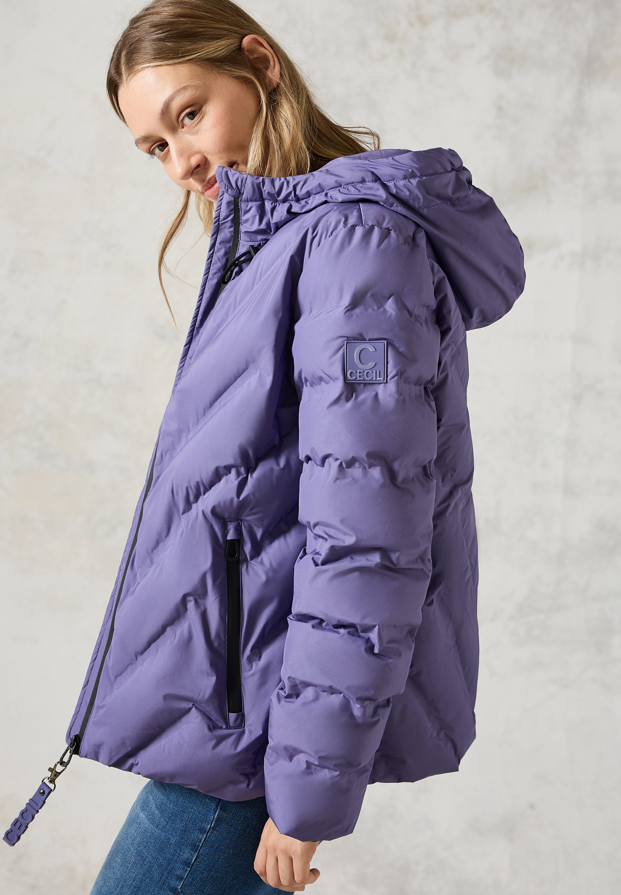 Cecil Outdoorjack met capuchon en gelaste naden
