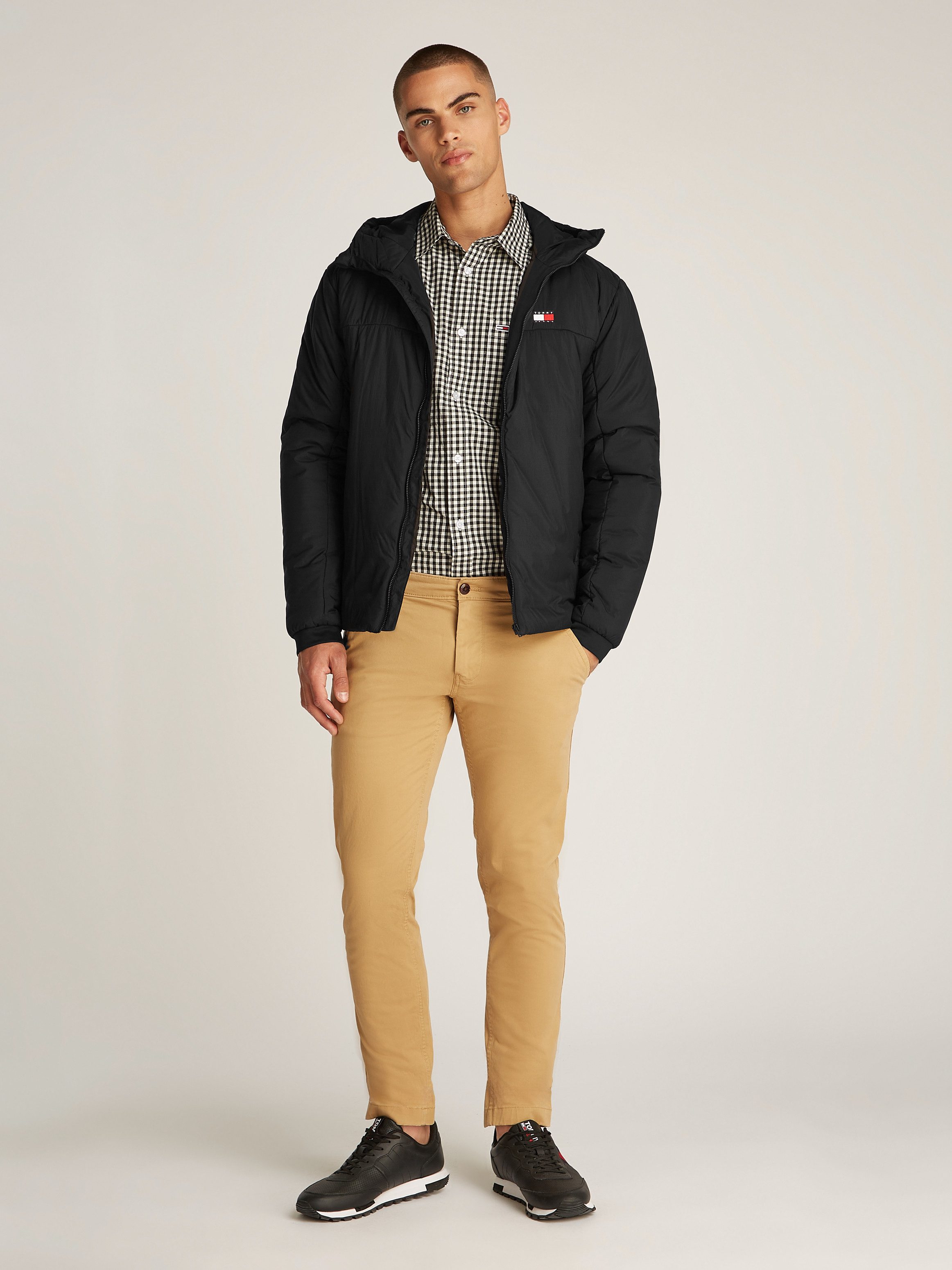 Tommy Jeans Plus Allweatherjack TJM LT POLY JACKET EXT in grote maten, logoborduring, insteekzakken