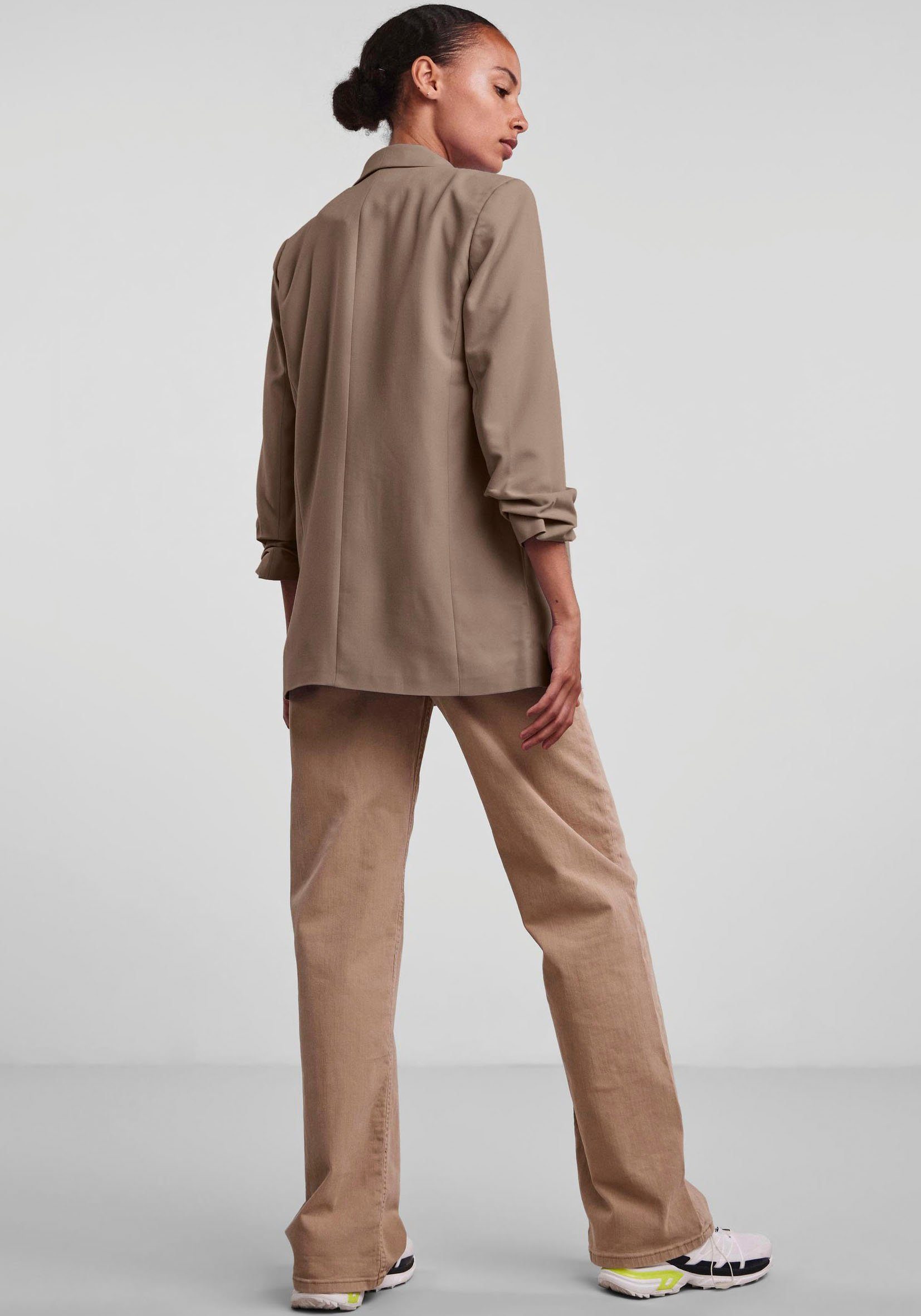 pieces Blouseblazer PCBOSELLA 3/4 BLAZER NOOS met plooidetail op de mouw