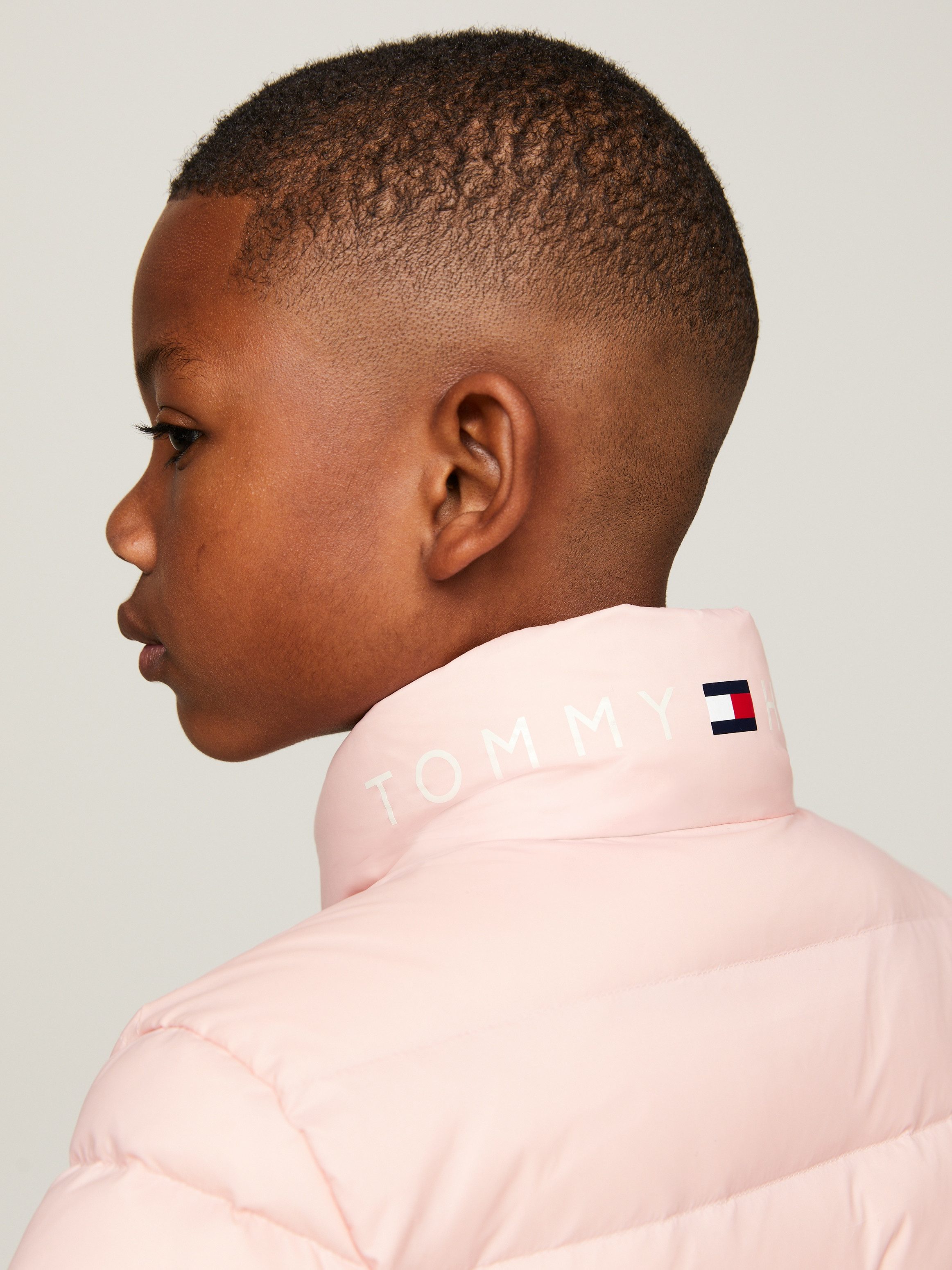Tommy Hilfiger Gewatteerde jas U ESSENTIAL LIGHT DOWN JACKET Kinderen tot 16 jaar met logostiksel