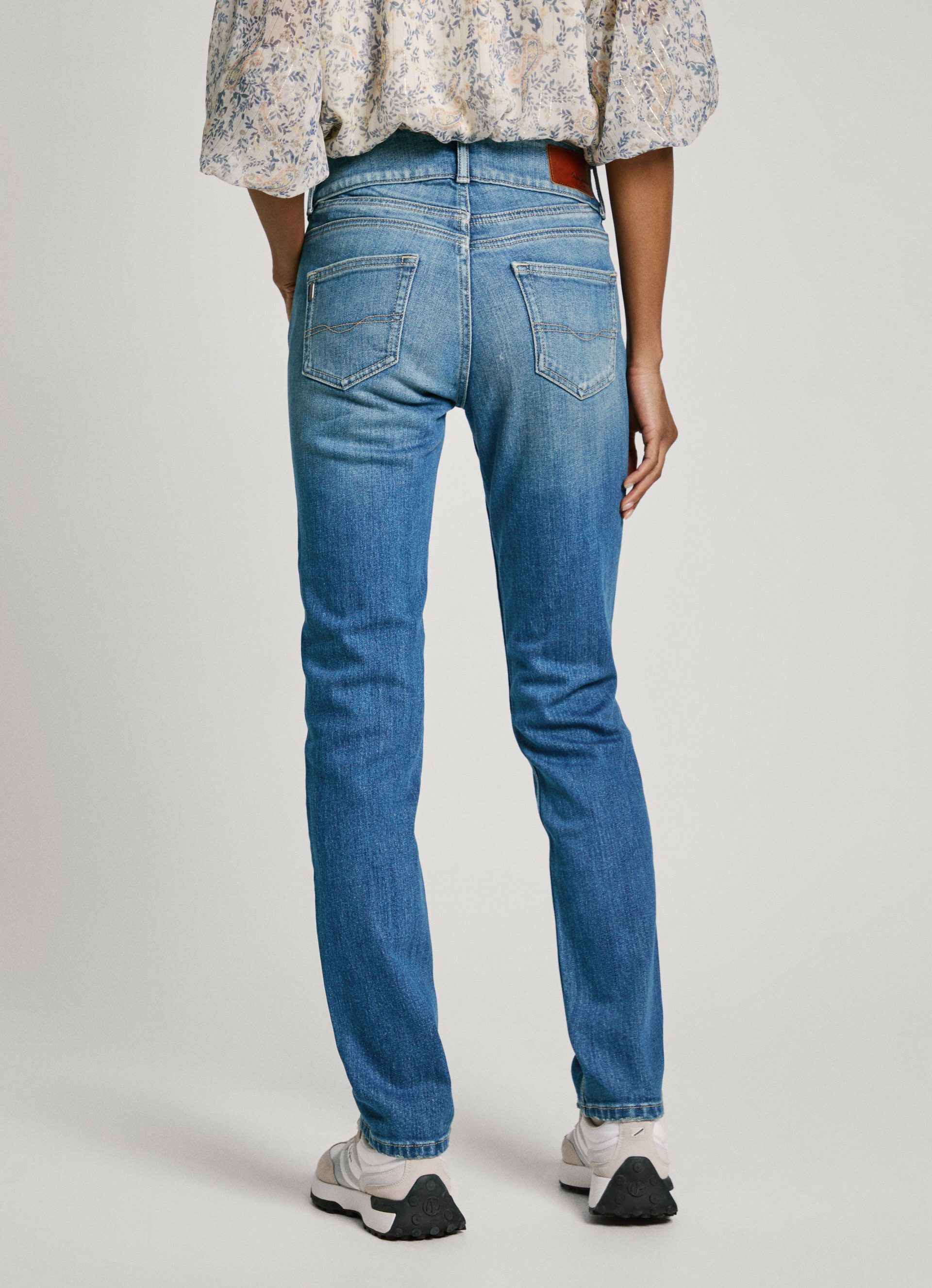 Pepe Jeans Slim fit jeans SLIM JEANS MW met extra brede tailleband met dubbele knoopsluiting