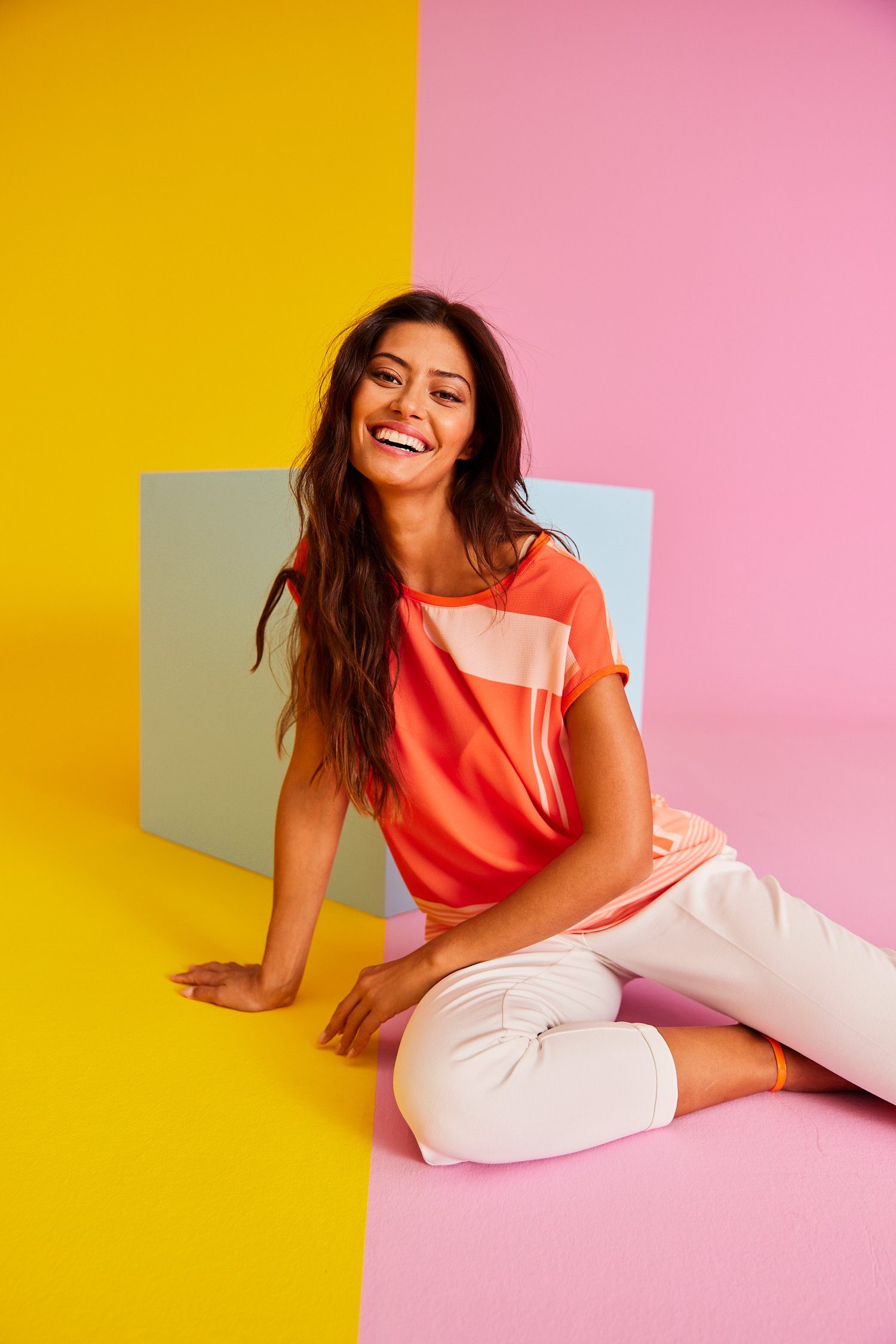 Aniston SELECTED Shirtblouse met gestreepte rug en overhangende schouders
