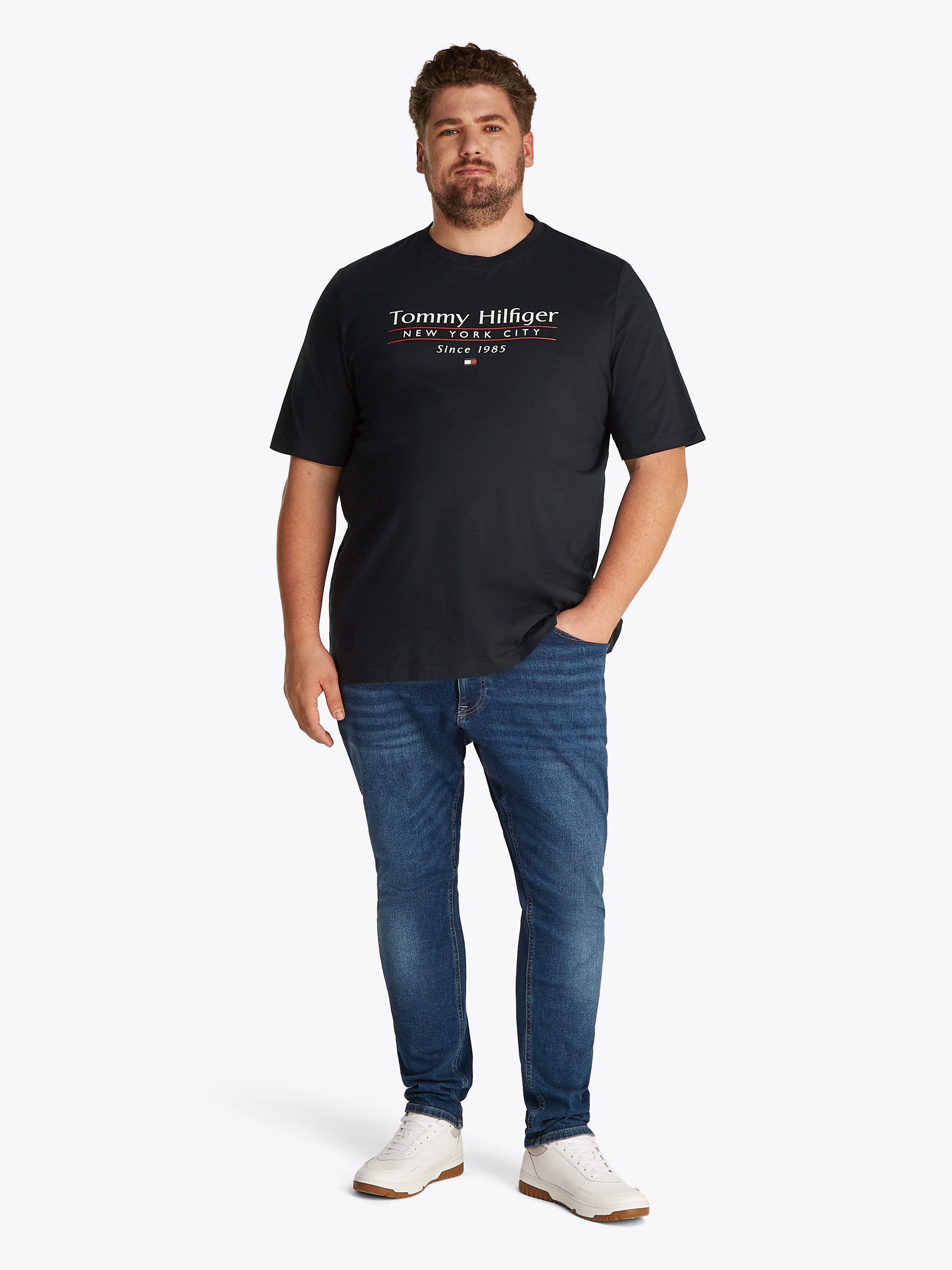 Tommy Hilfiger T-shirt BT-HILFIGER CENTER STACK TEE-B Grote maten, met meerkleurige print