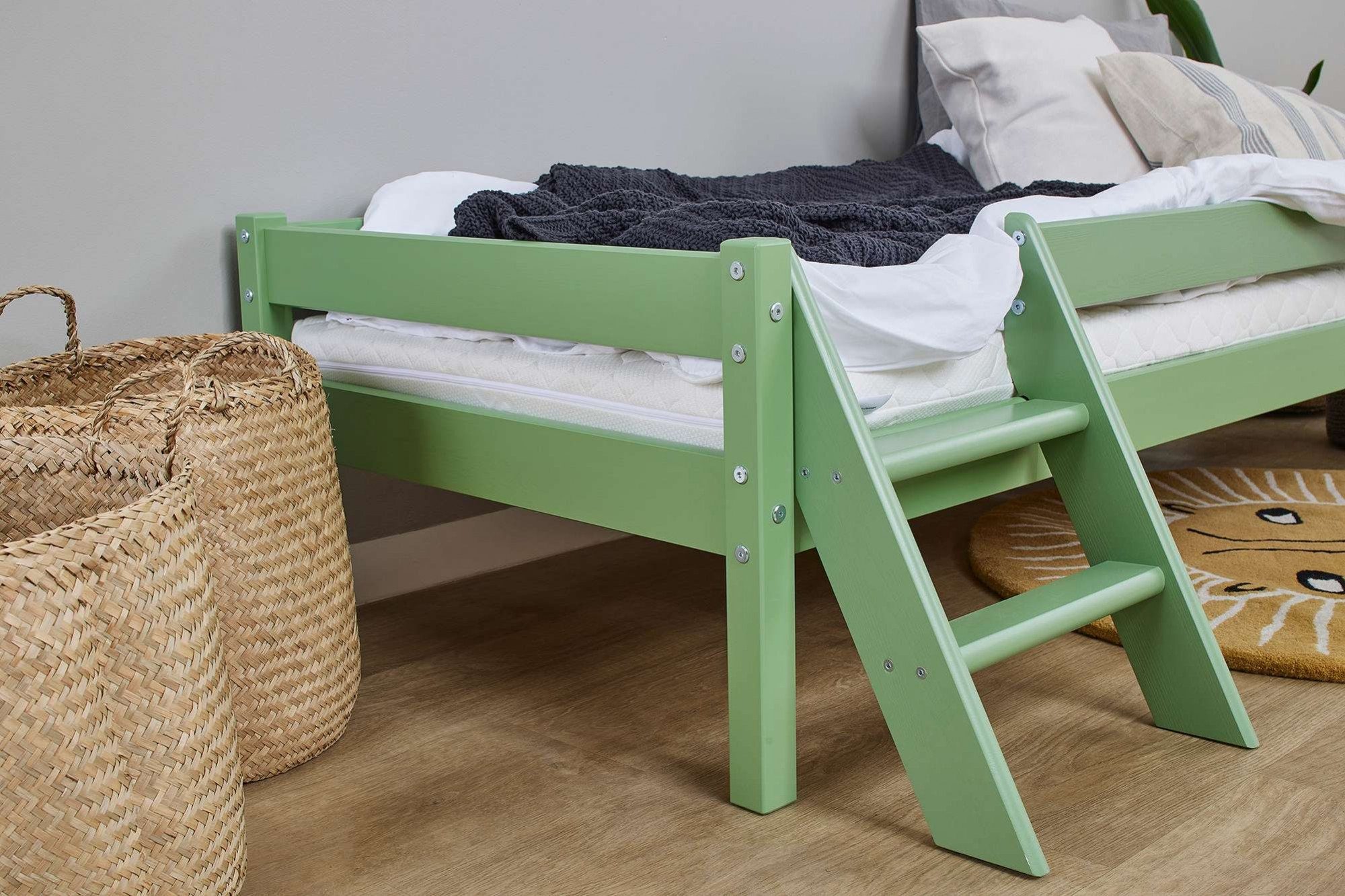 Lüttenhütt Kinderbed ECO One Kinderbed met valbeveiliging en ladder, keuze uit 3 kleuren en matrassen