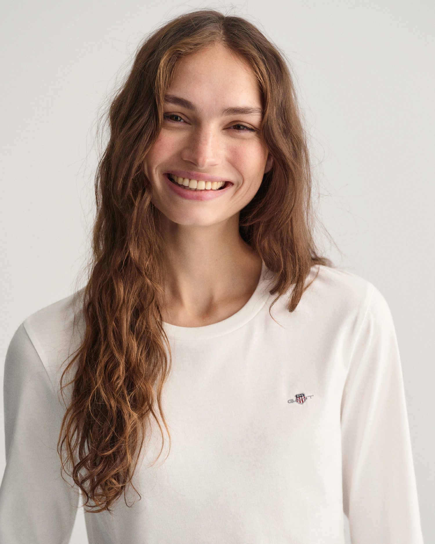Gant Shirt met lange mouwen REG SHIELD LS T-SHIRT klein logoborduursel op borsthoogte
