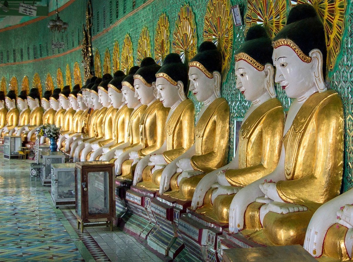 Papermoon Fotobehang U Min Thonze Buddhas