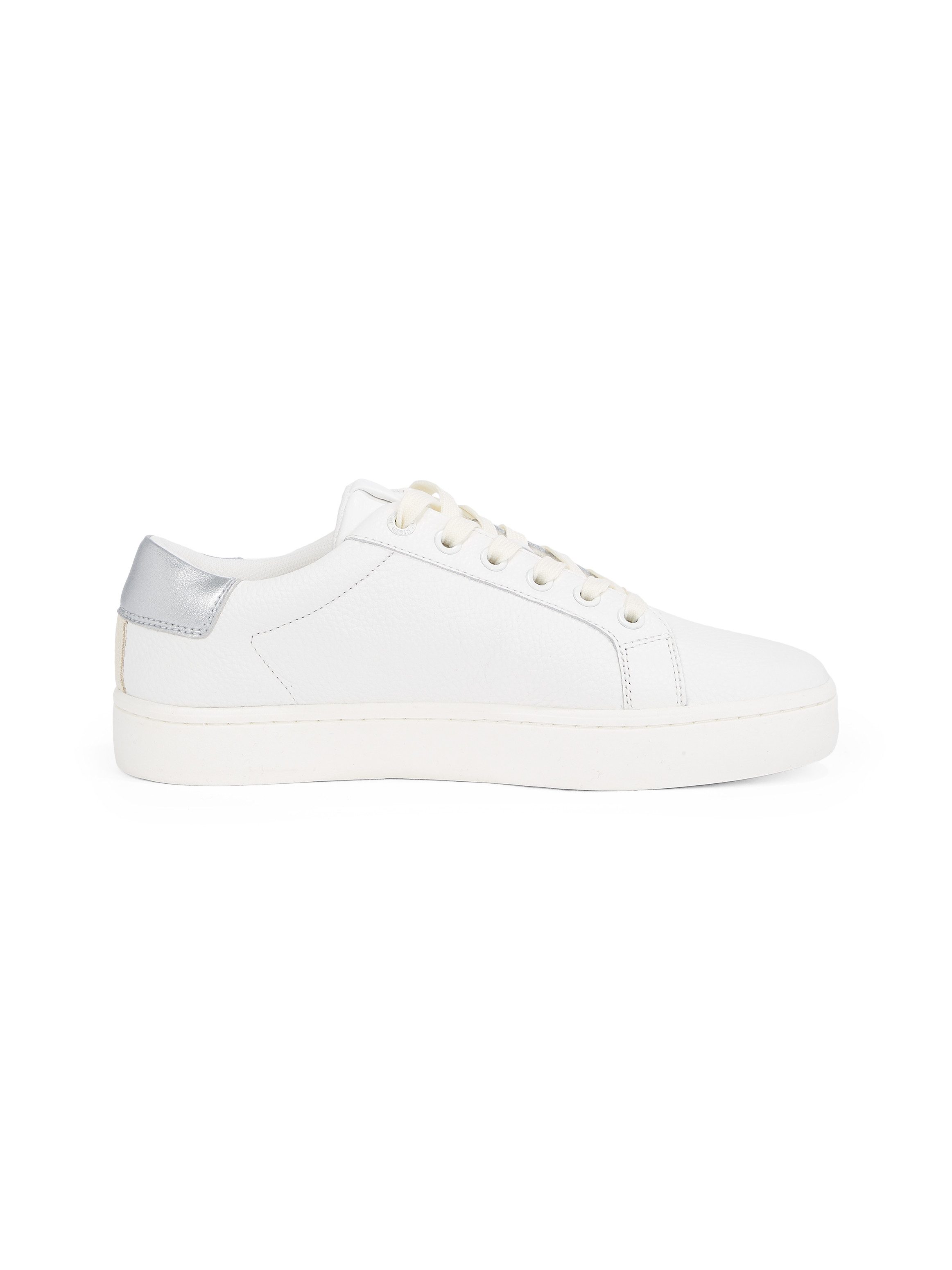 Calvin Klein Plateausneakers CLASSIC CUPSOLE LOW OHB , veterschoen, lage schoen, vrijetijdsschoen met contrast aan de hak