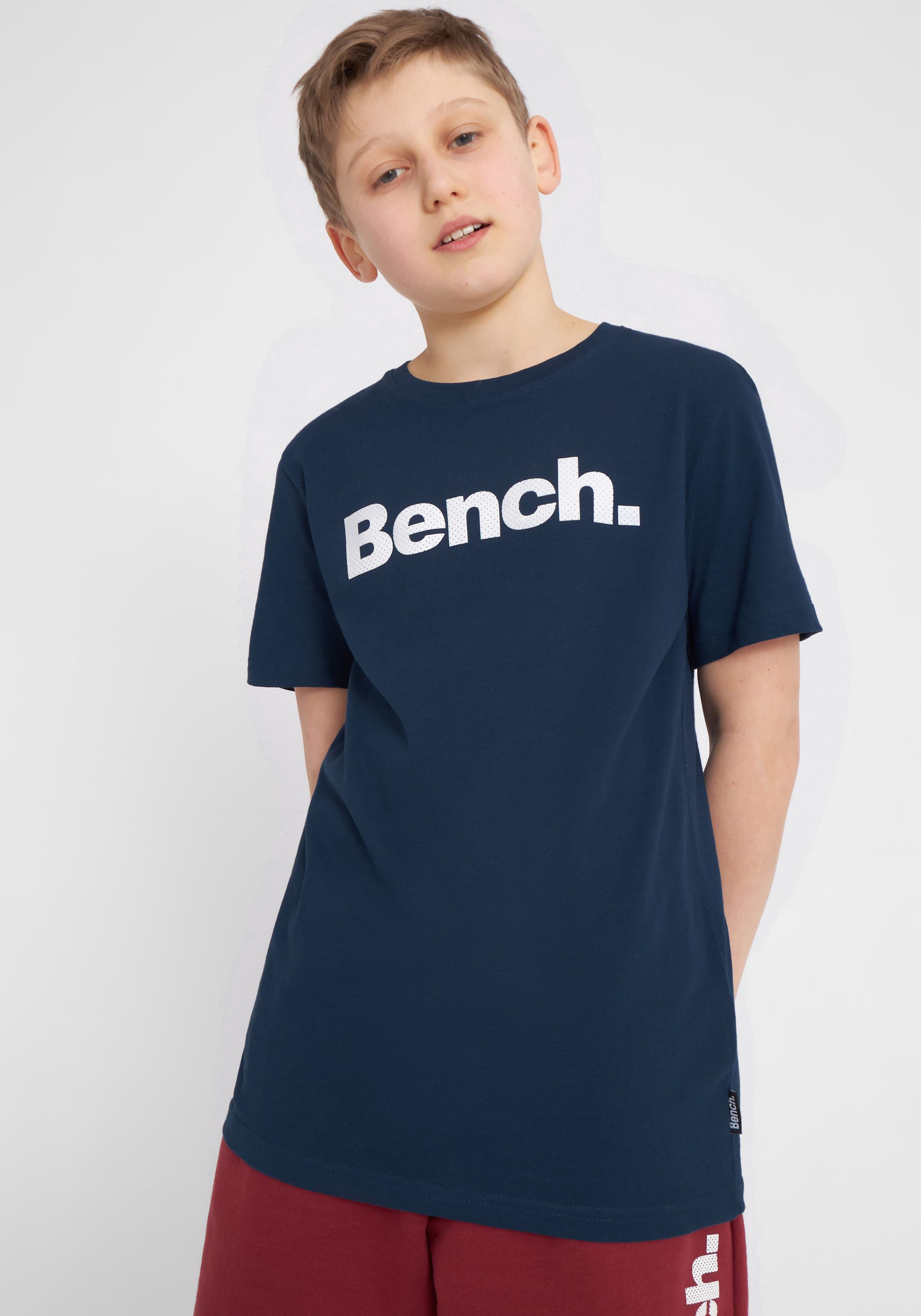 Bench. T-shirt