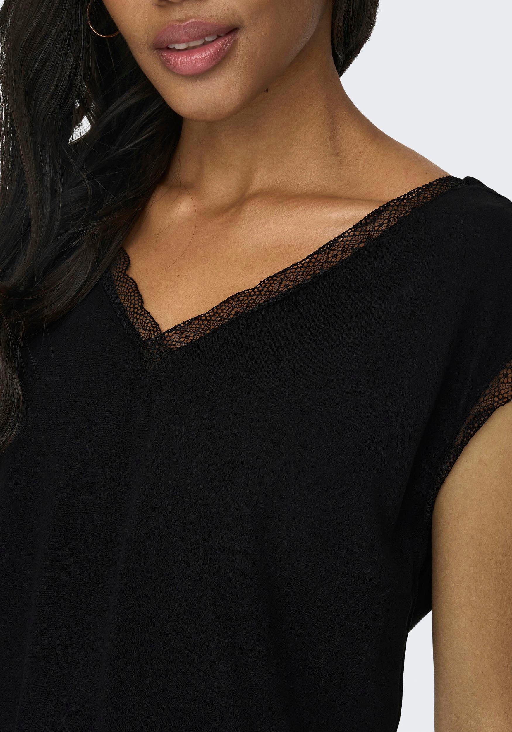 Only Shirt met V-hals ONLJASMINA S/S V-NECK LACE TOP NOOS PTM