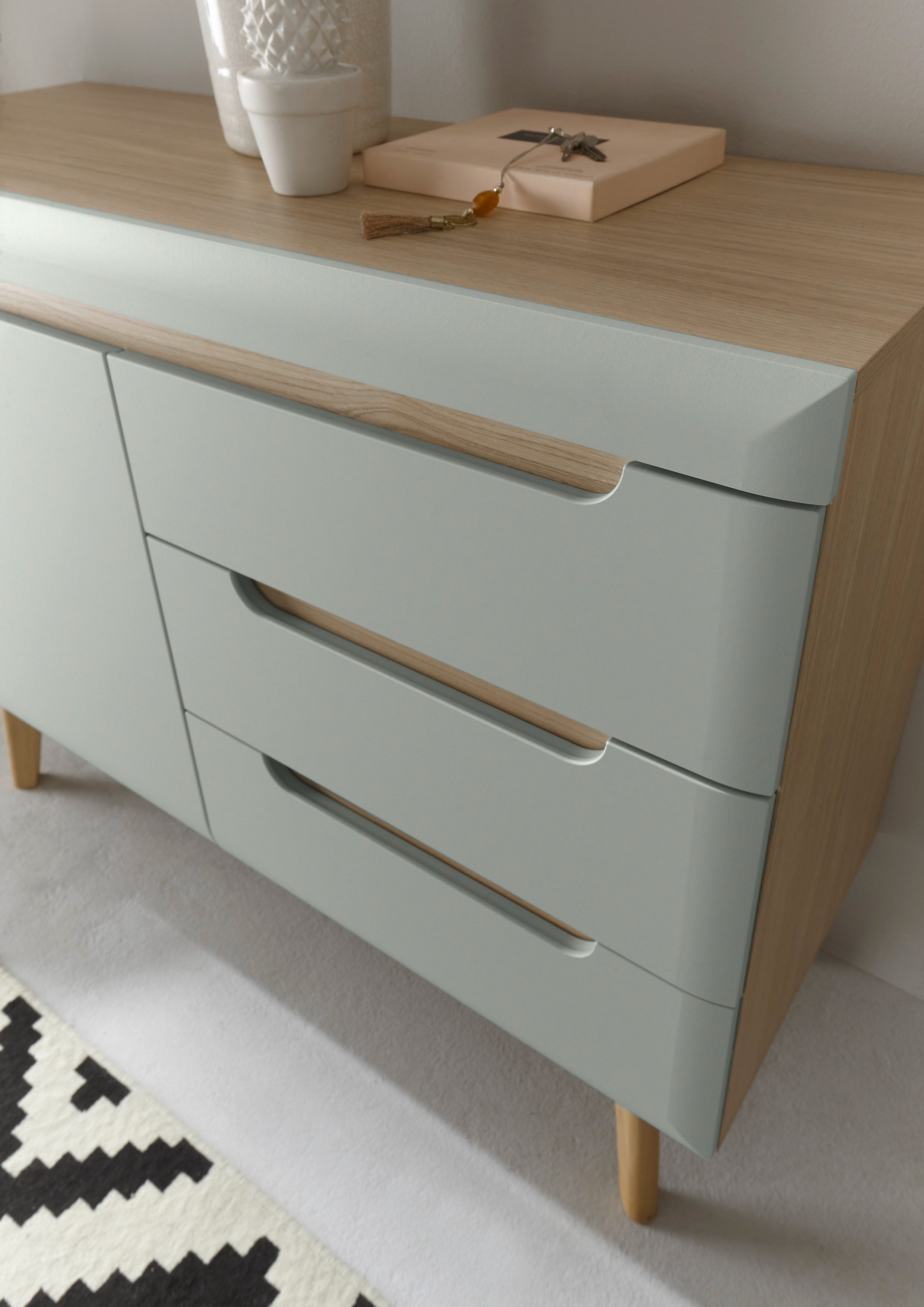 INOSIGN Dressoir Torge, dressoir, commode, ladekast afgeschuinde poten, drie kleuren, scandi design, 107 cm breed (1 stuk)