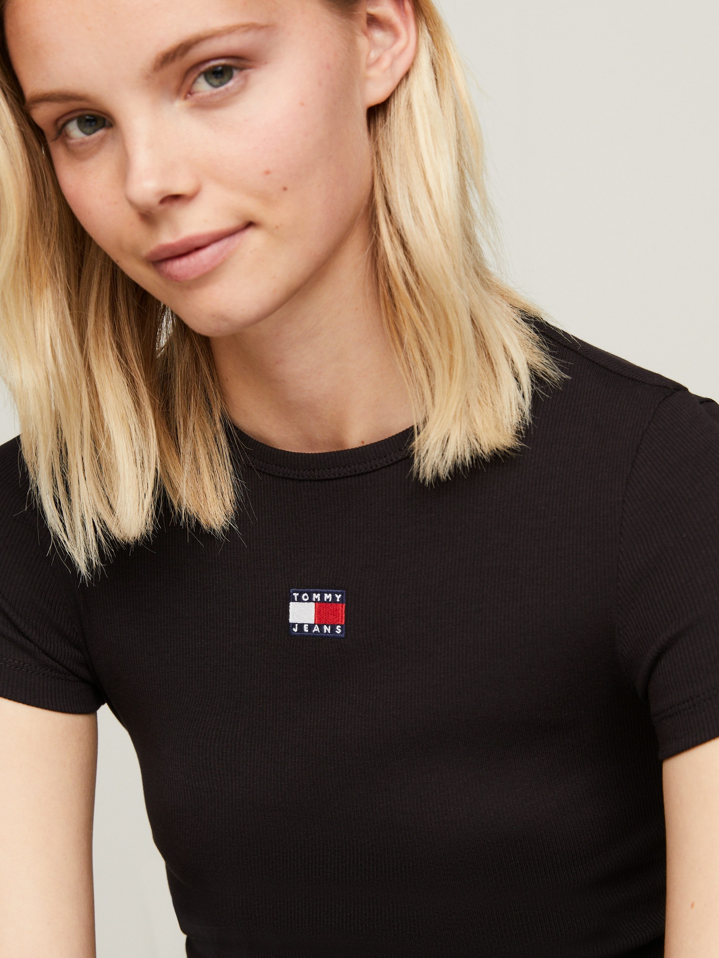 TOMMY JEANS Shirt met korte mouwen TJW SLIM BADGE RIB TEE
