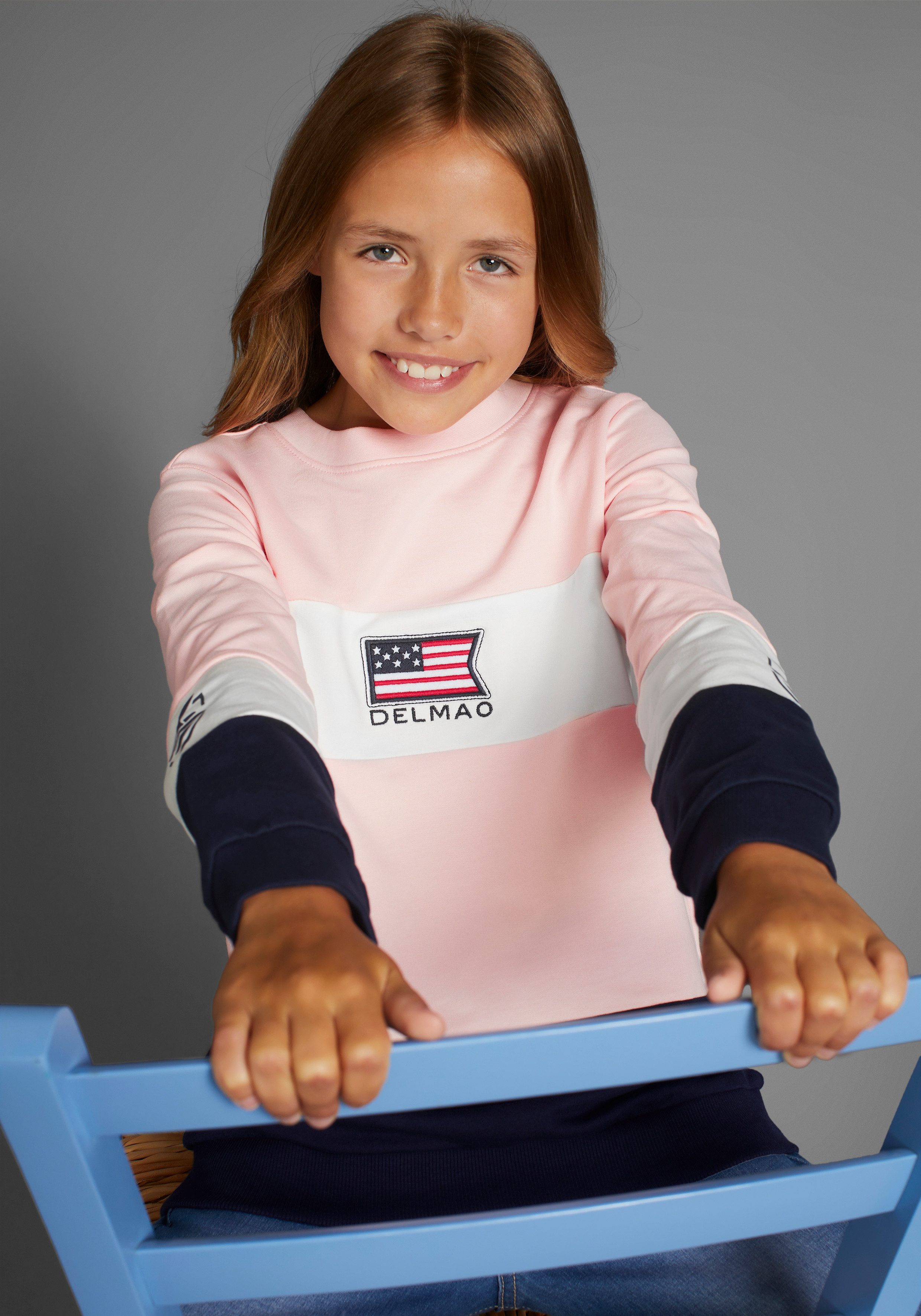 DELMAO Sweatshirt Colorblocking sweatshirt met logo-borduursel voor meisjes