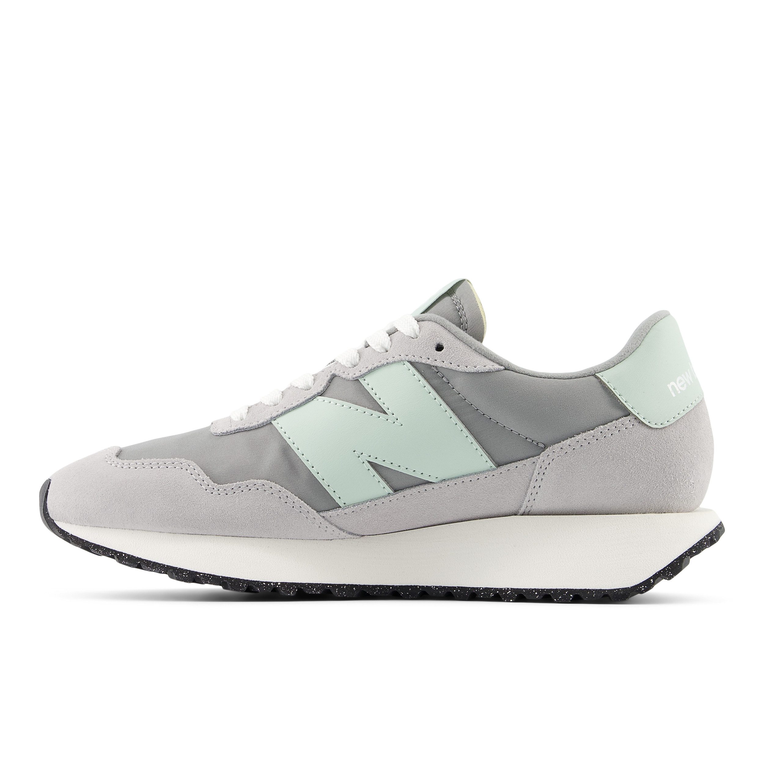New Balance Sneakers 237