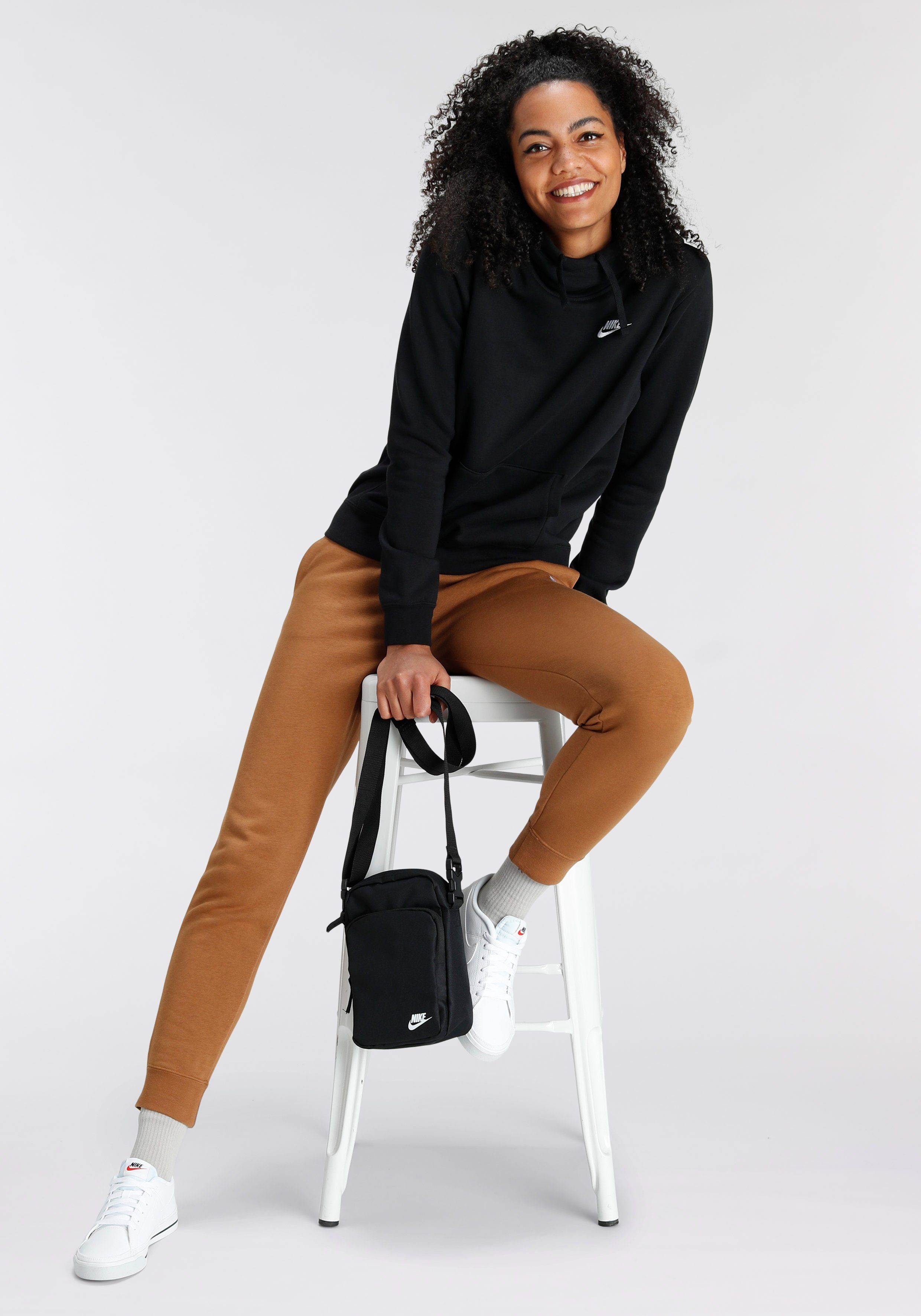 Nike Sportswear Hoodie Club Fleece Women's Funnel Hoodie Dames hoodie van zacht fleece materiaal
