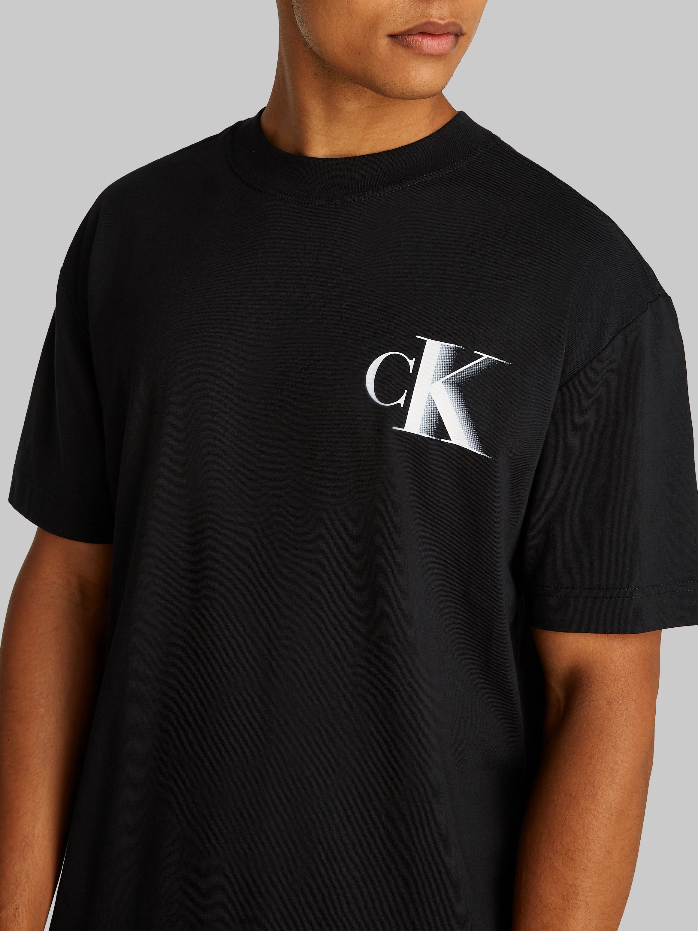 Calvin Klein T-shirt BOLD CK TEE met groot logo op de rug