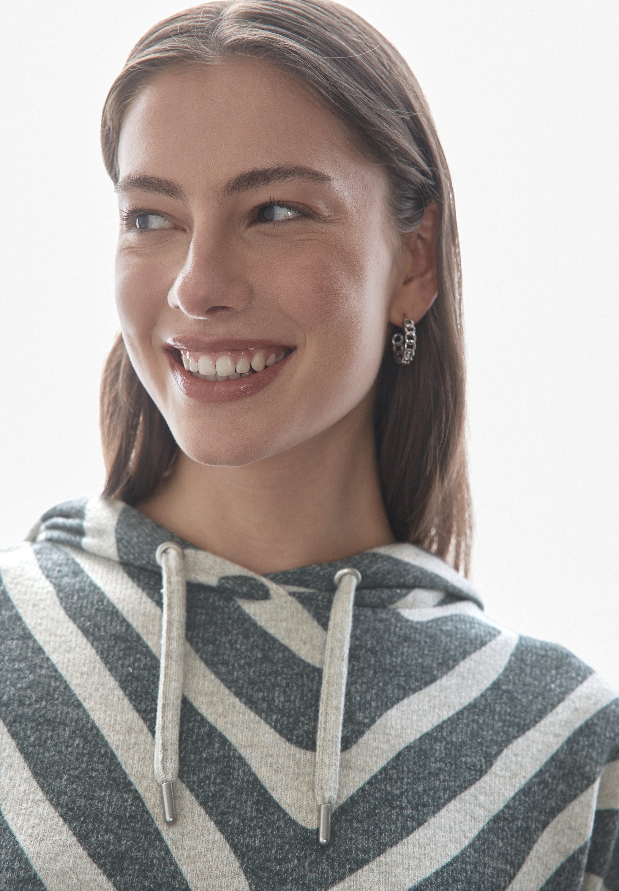STREET ONE Capuchonshirt met geometrisch motief