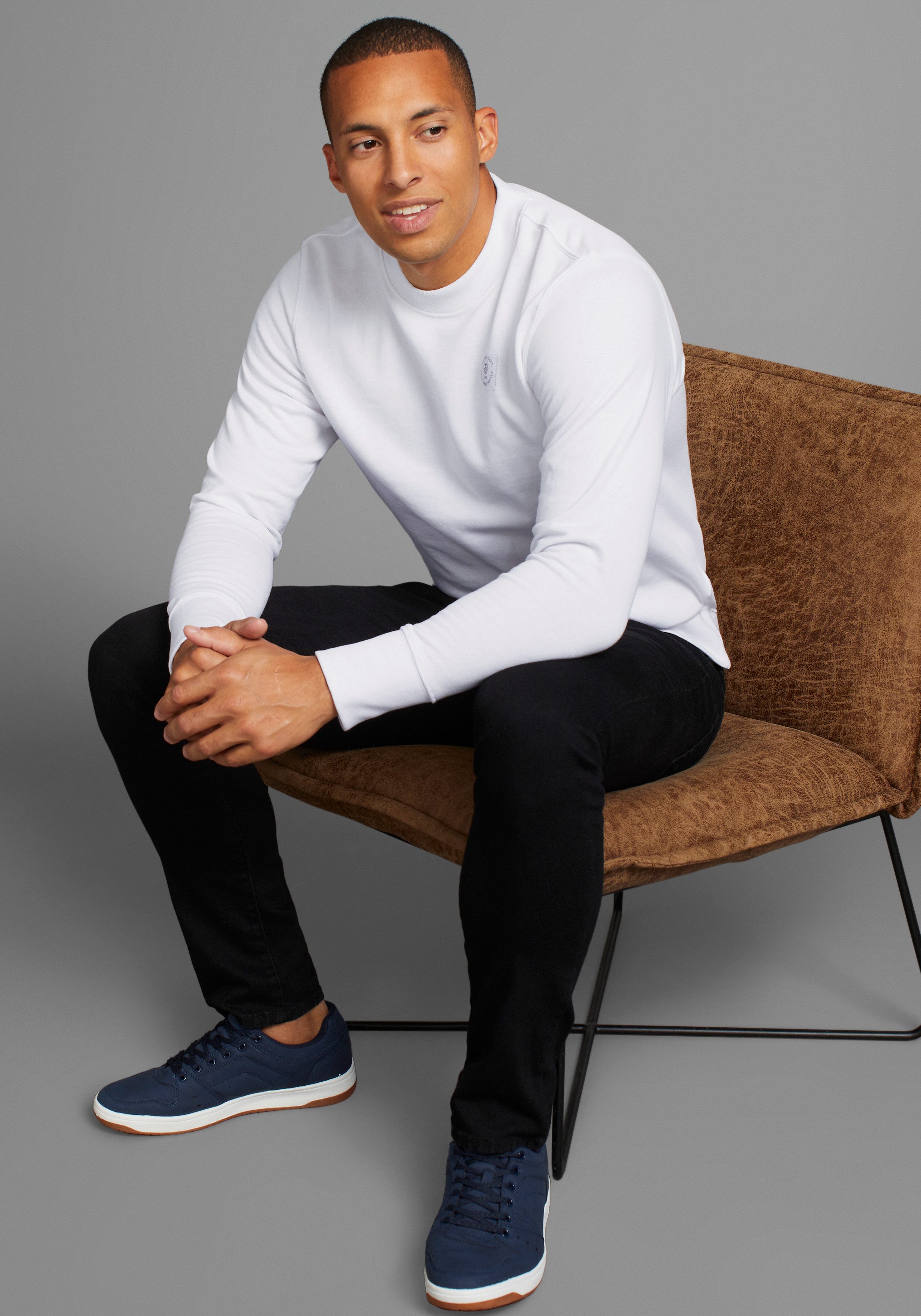 DELMAO Sweatshirt Langarm, regular fit, effen, basic-stijl