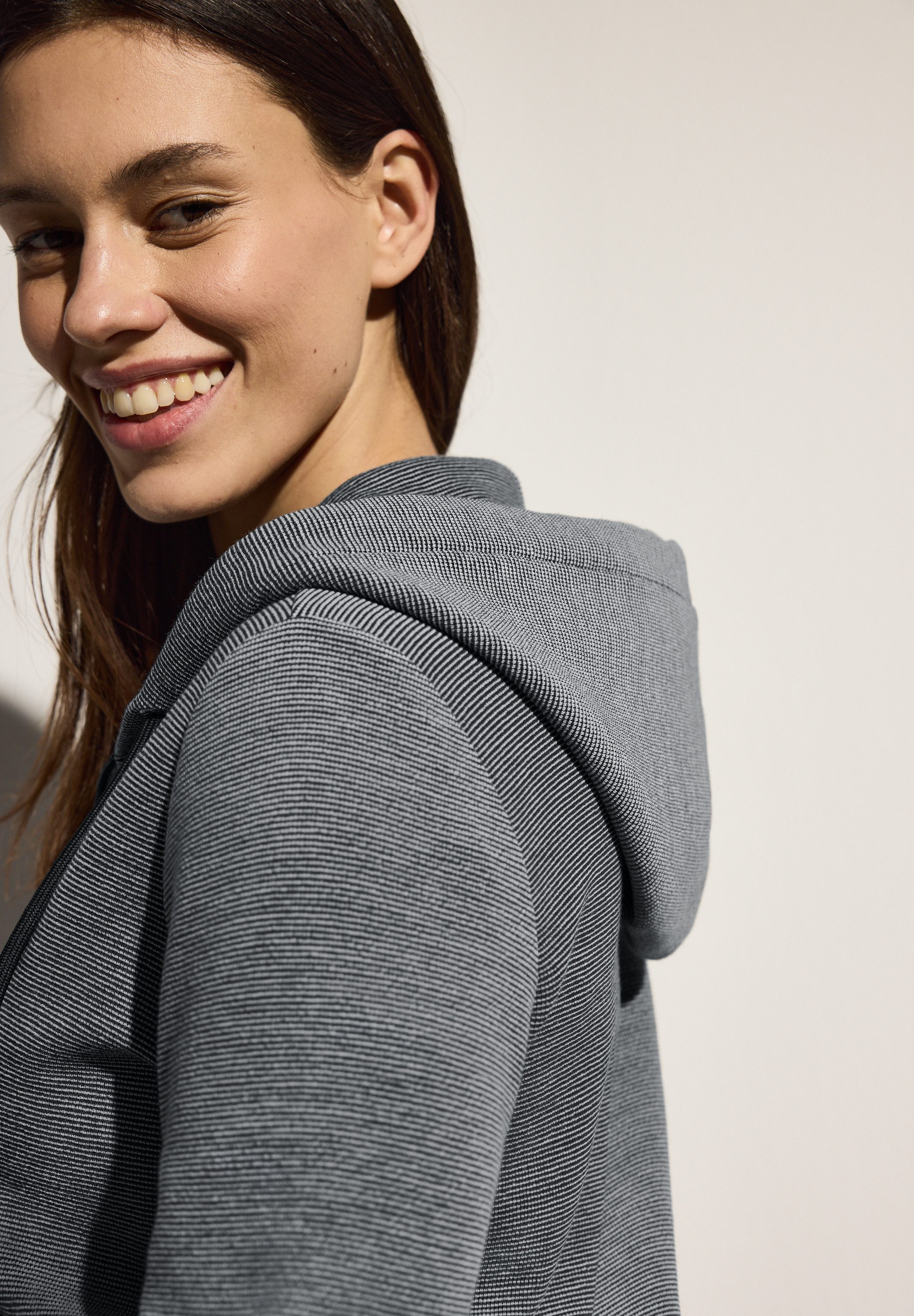 Cecil Capuchonsweatvest met een capuchon