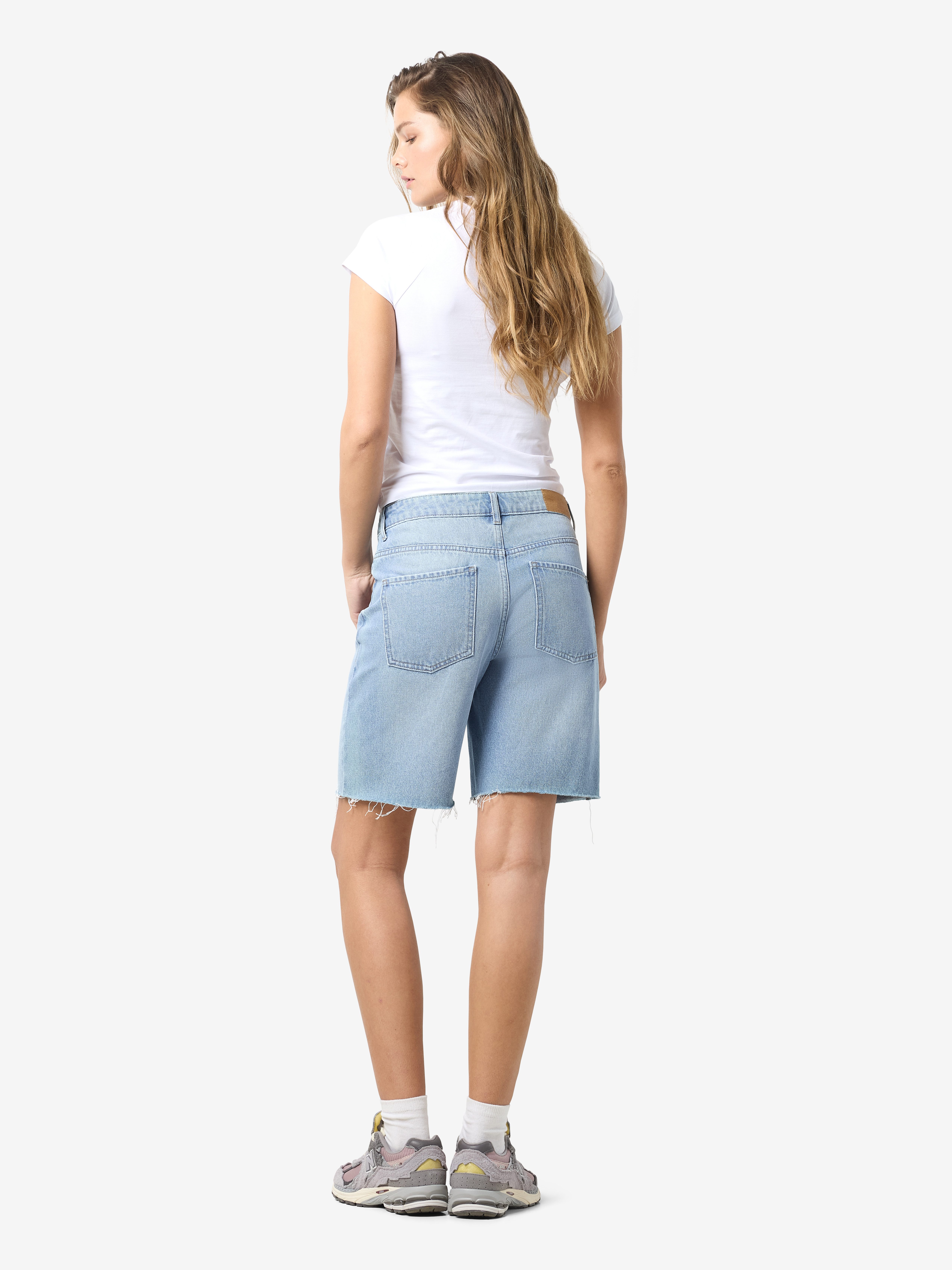 Noisy may Jeansshort NMHOLLA NW LOOSE SHORT AZ425LB NOOS