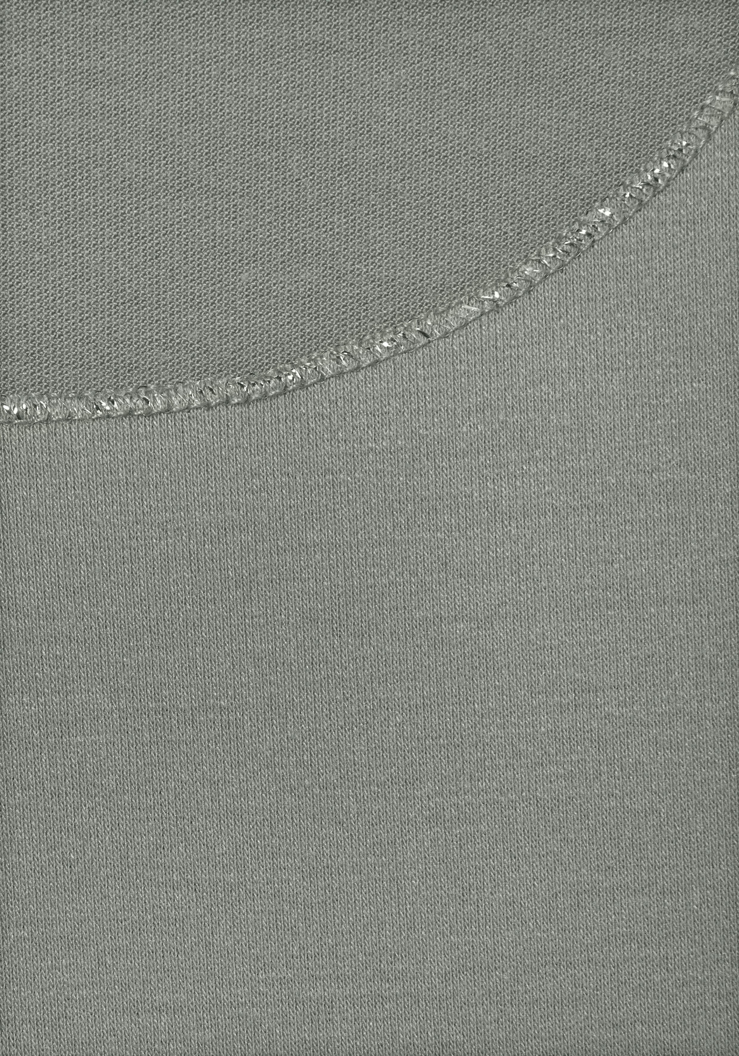Lascana Shirt met ronde hals Met elegante glinsterafwerkingen in een gemakkelijk te onderhouden kwaliteit (1-delig)