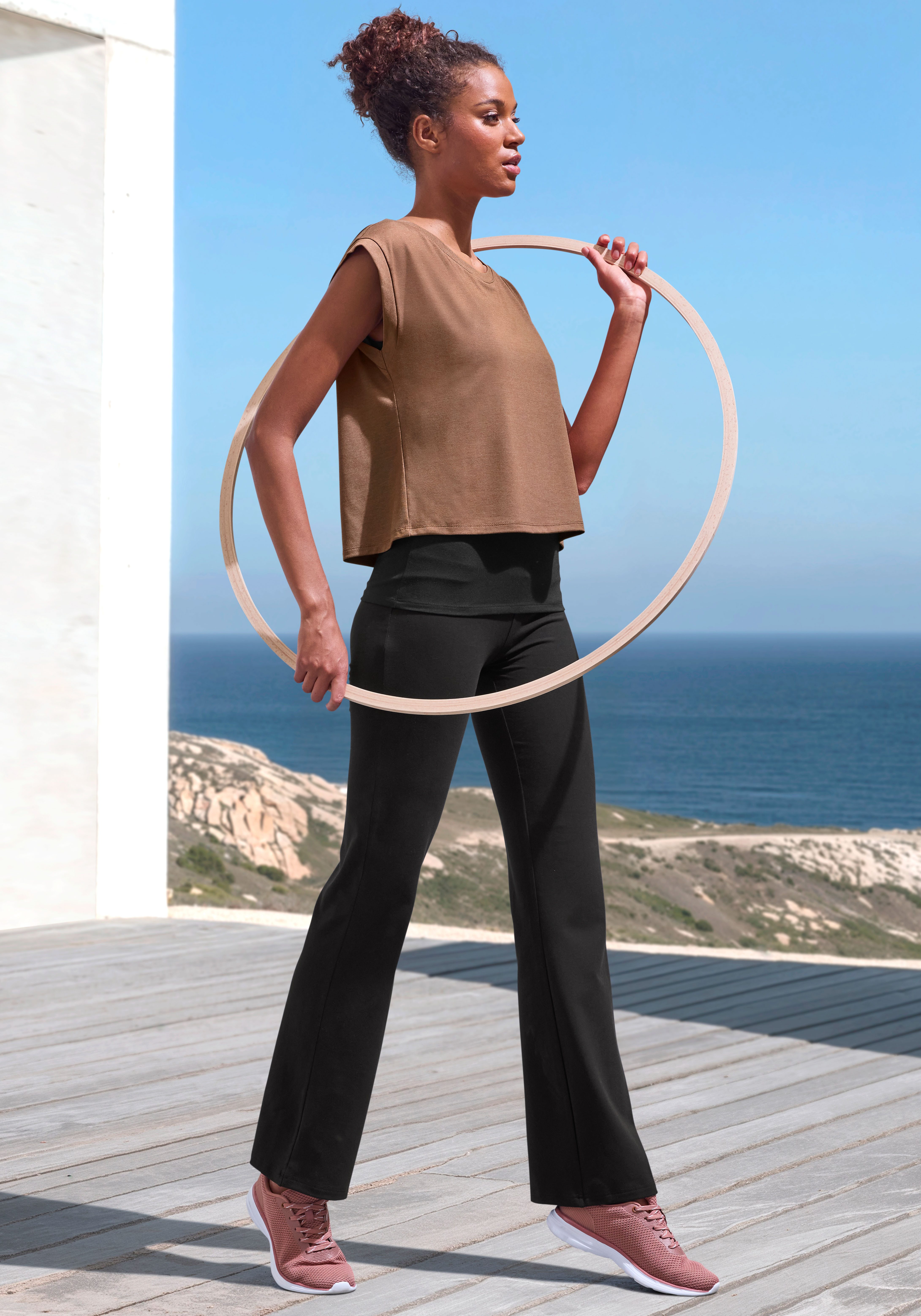 active by Lascana Legging Brede tailleband en uitlopende benen