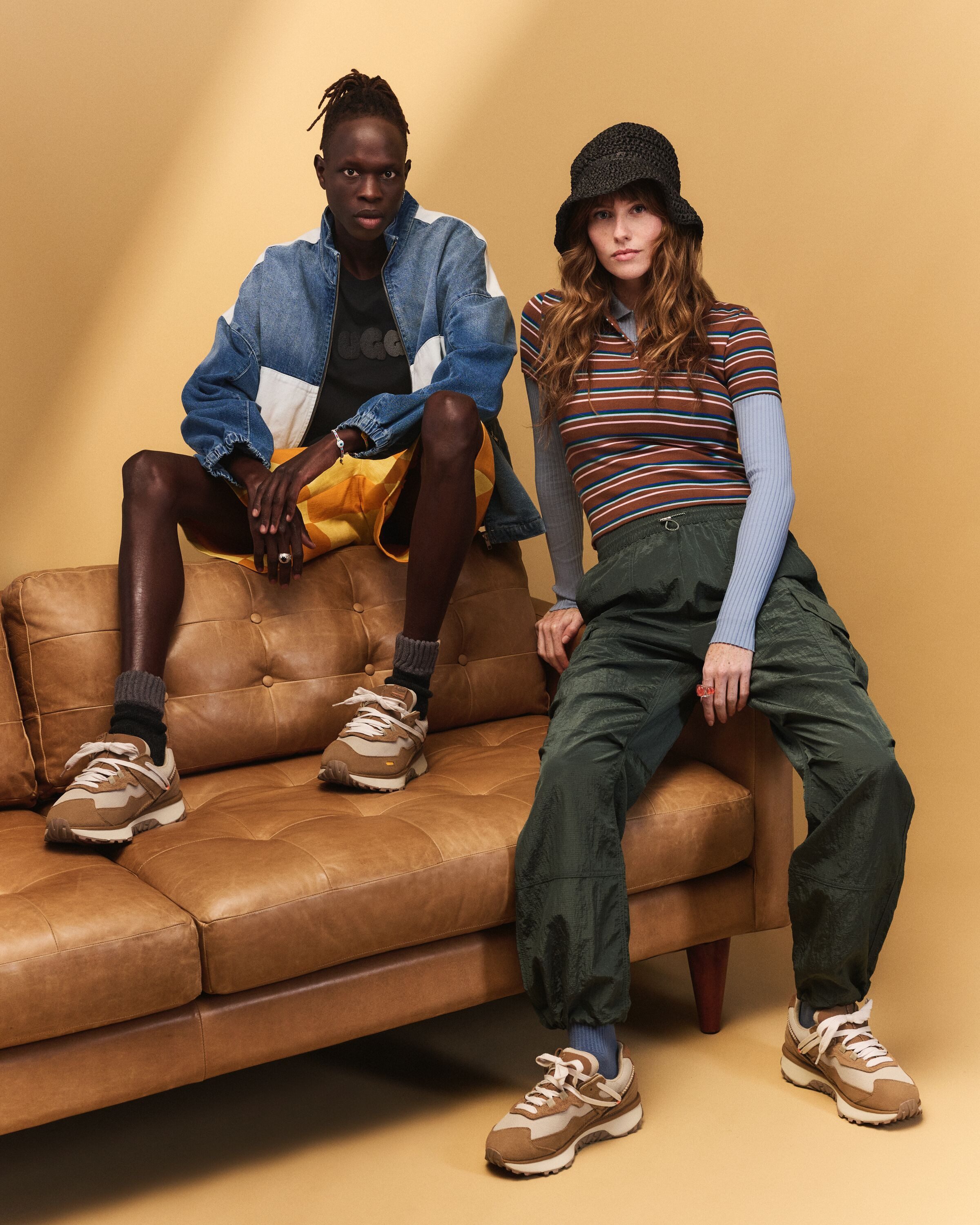 UGG Sneakers RETROFI LOW , chunky sneaker, plateausneaker met gepolsterde schacht