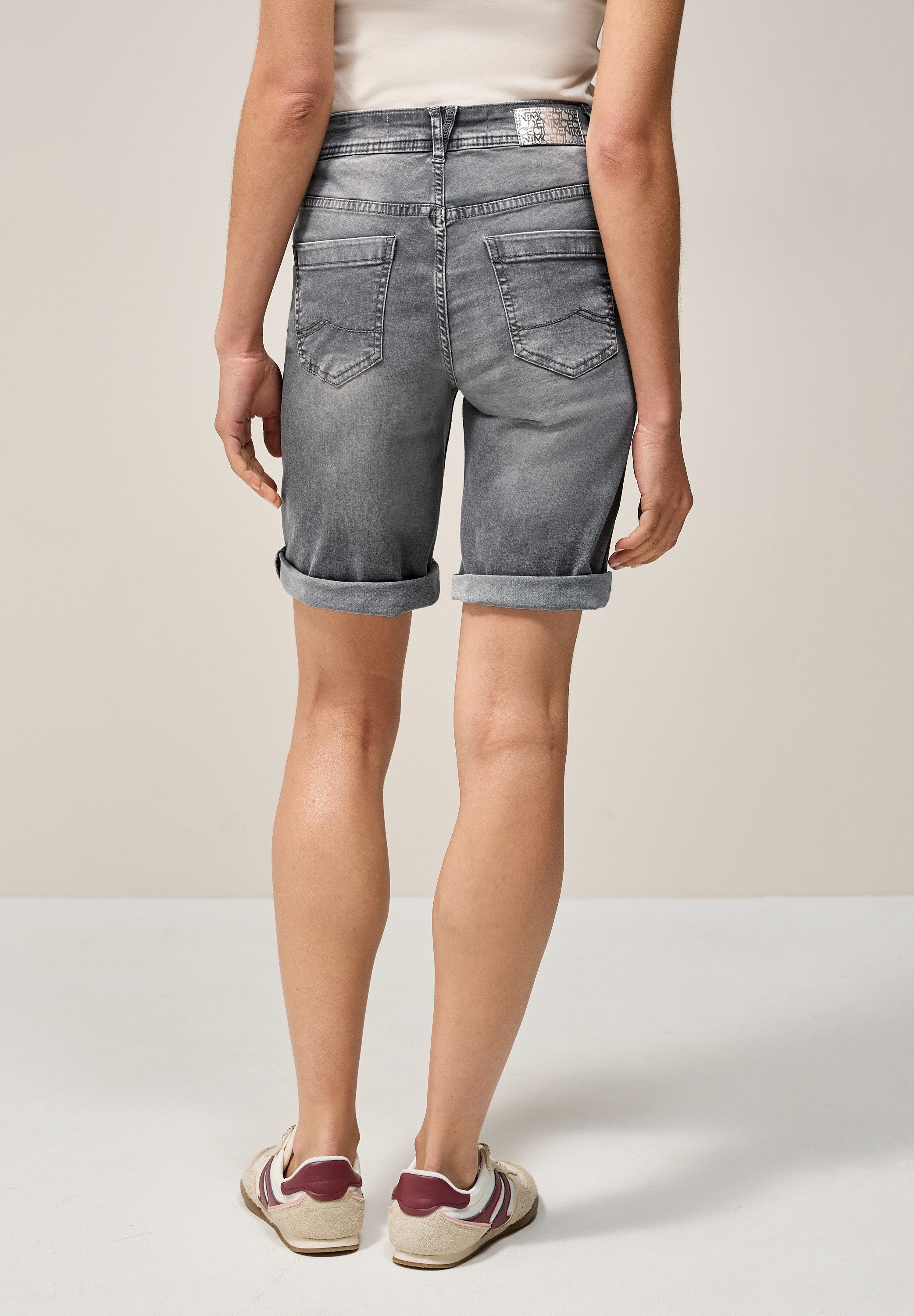 Cecil Short Stijl Scarlett