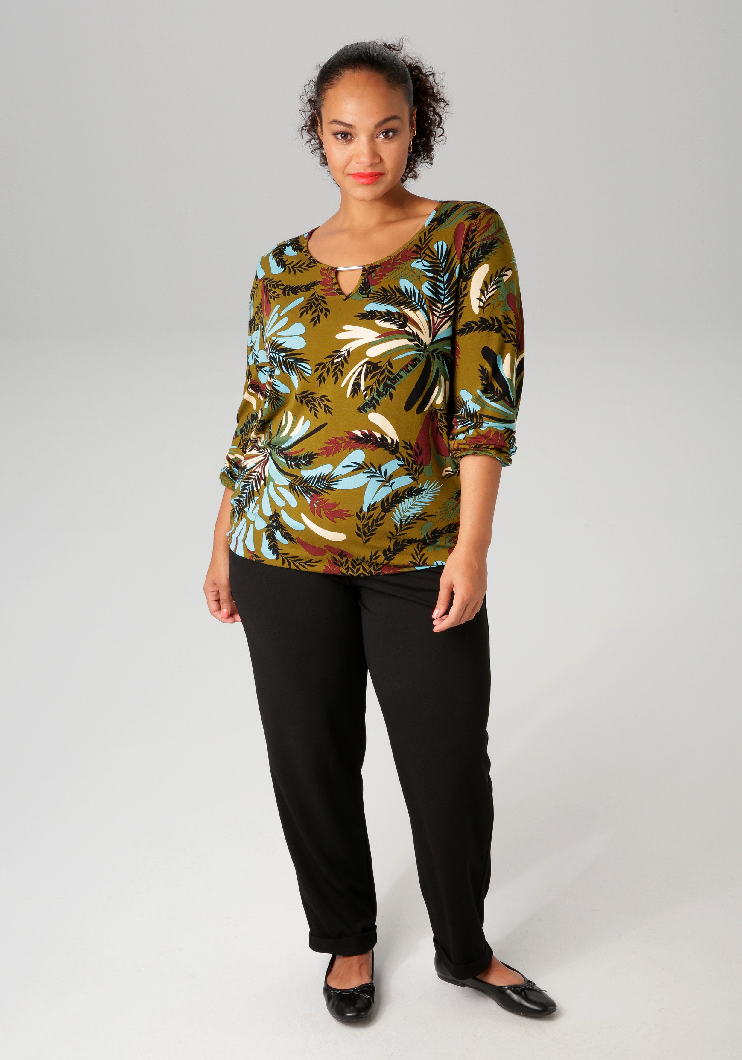 Aniston PLUS Shirt met lange mouwen met kleurharmonieuze, grootvlak bladerenprint
