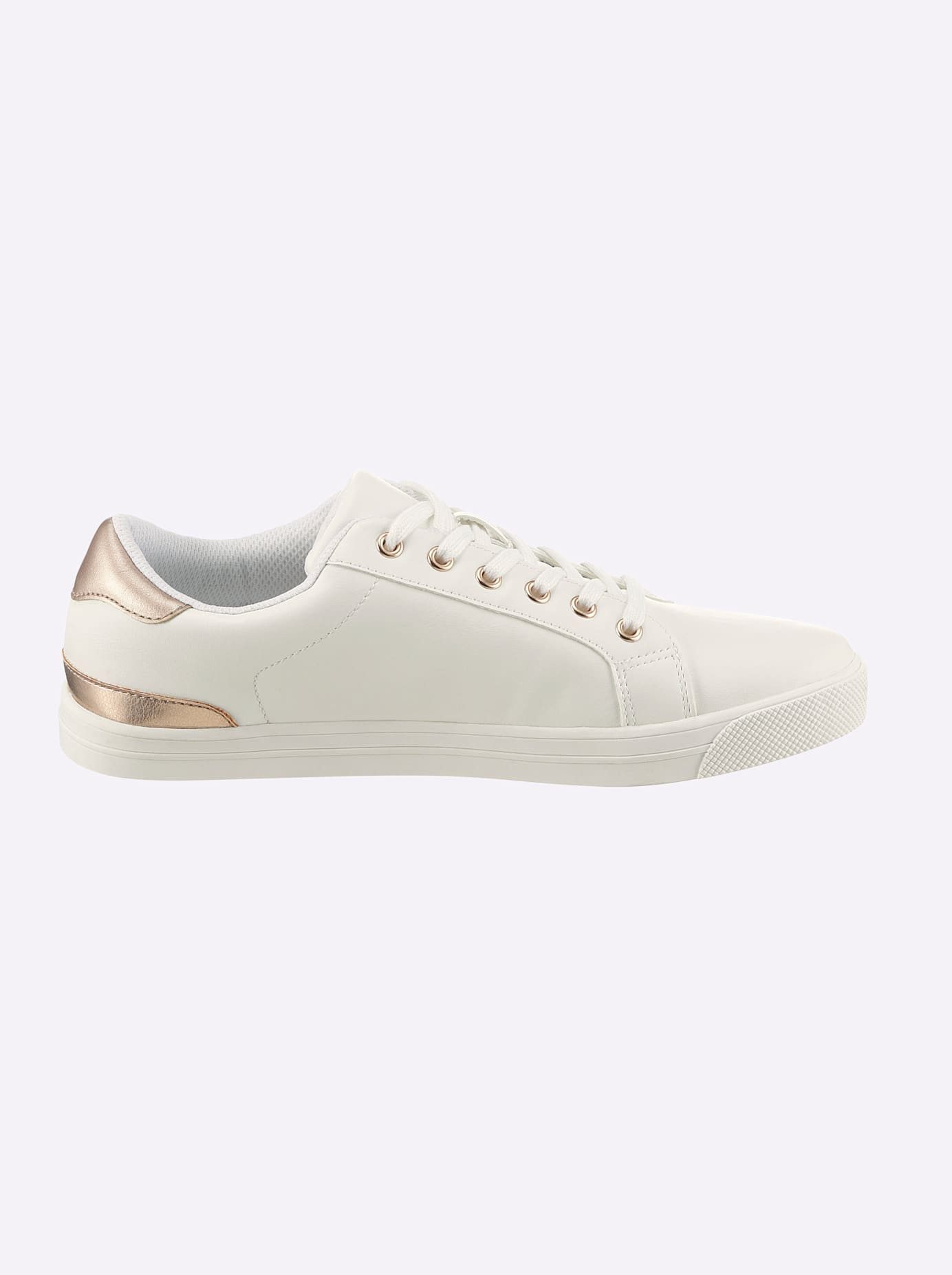 Casual Looks Sneakers