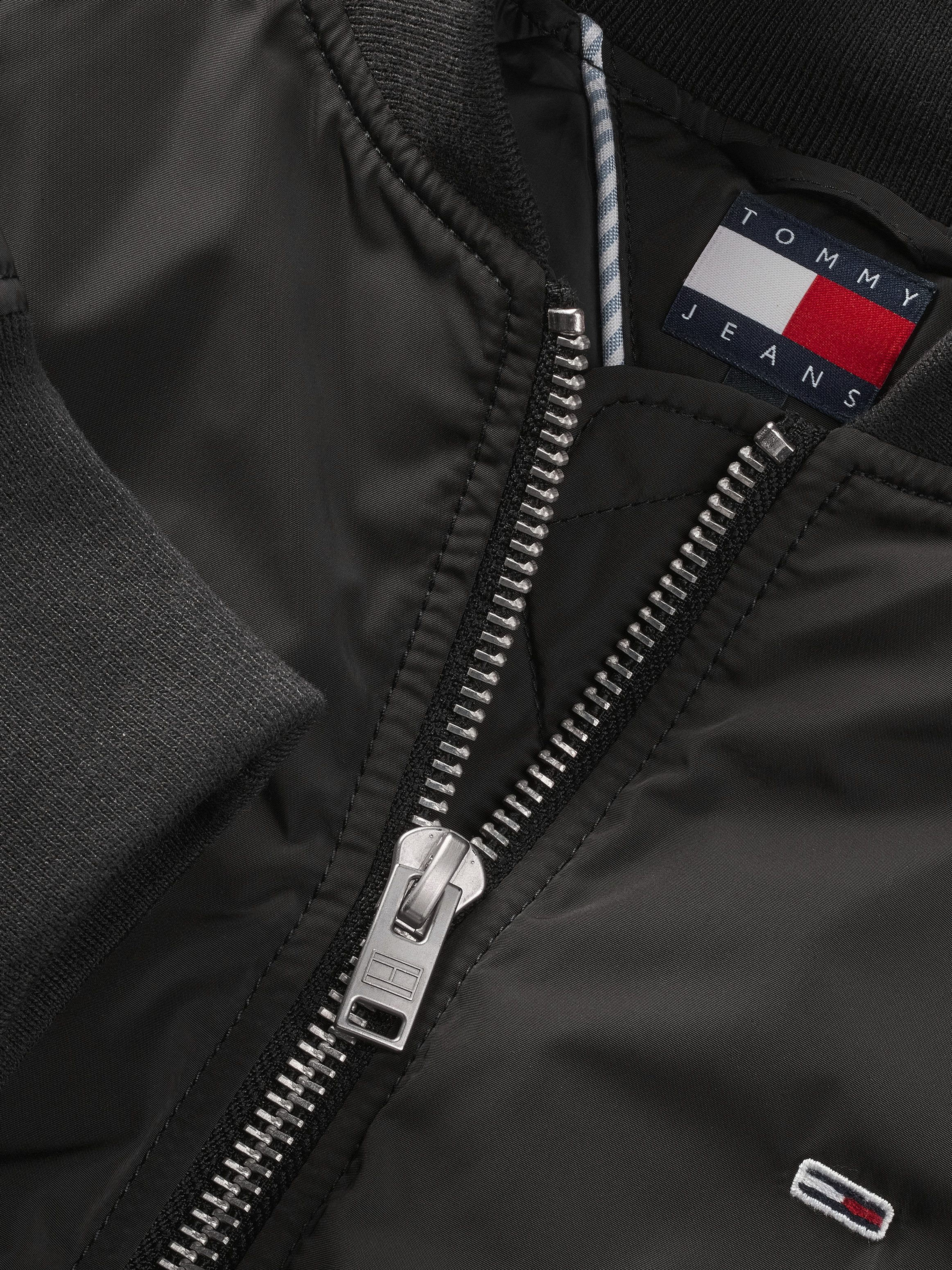 TOMMY JEANS Bomberjack met lichte padding, met logo-borduursel