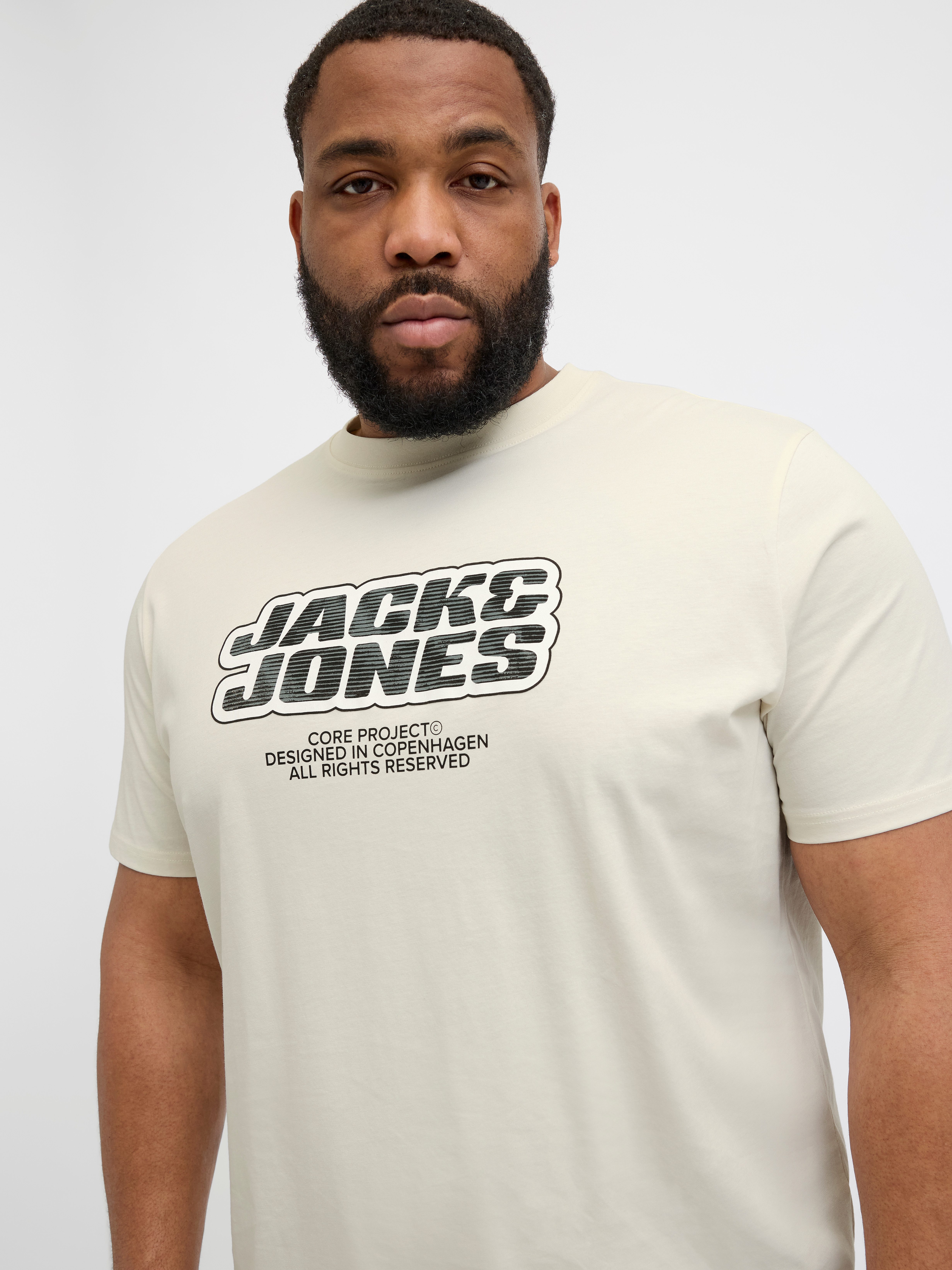 Jack & Jones PlusSize Shirt met print JCOLIDO AOP FRONT PRINT TEE SS CRE PLS