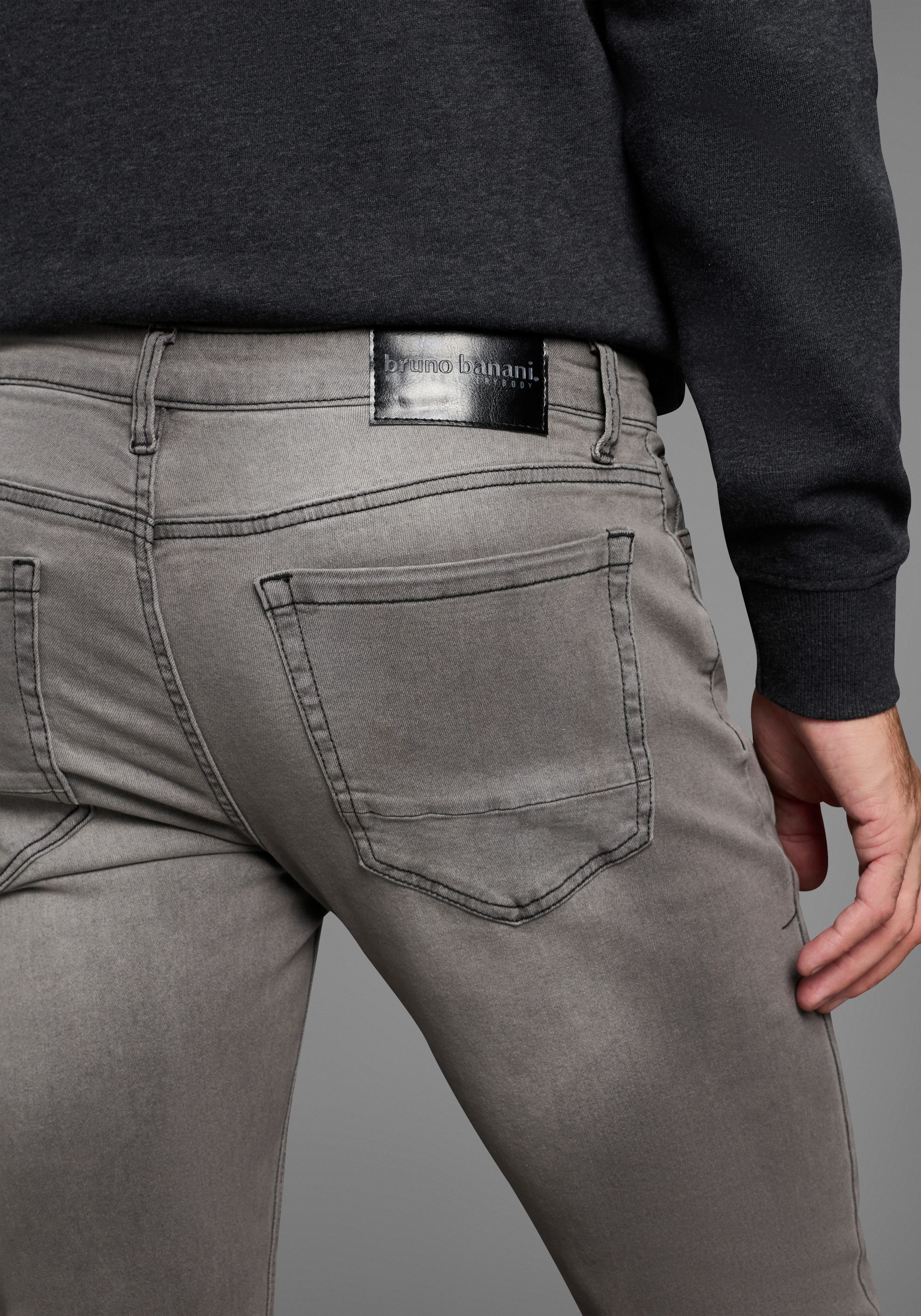 Bruno Banani Straight jeans Hutch rechte broekspijpen, gedeeltelijk met modieuze destroyed-effecten,