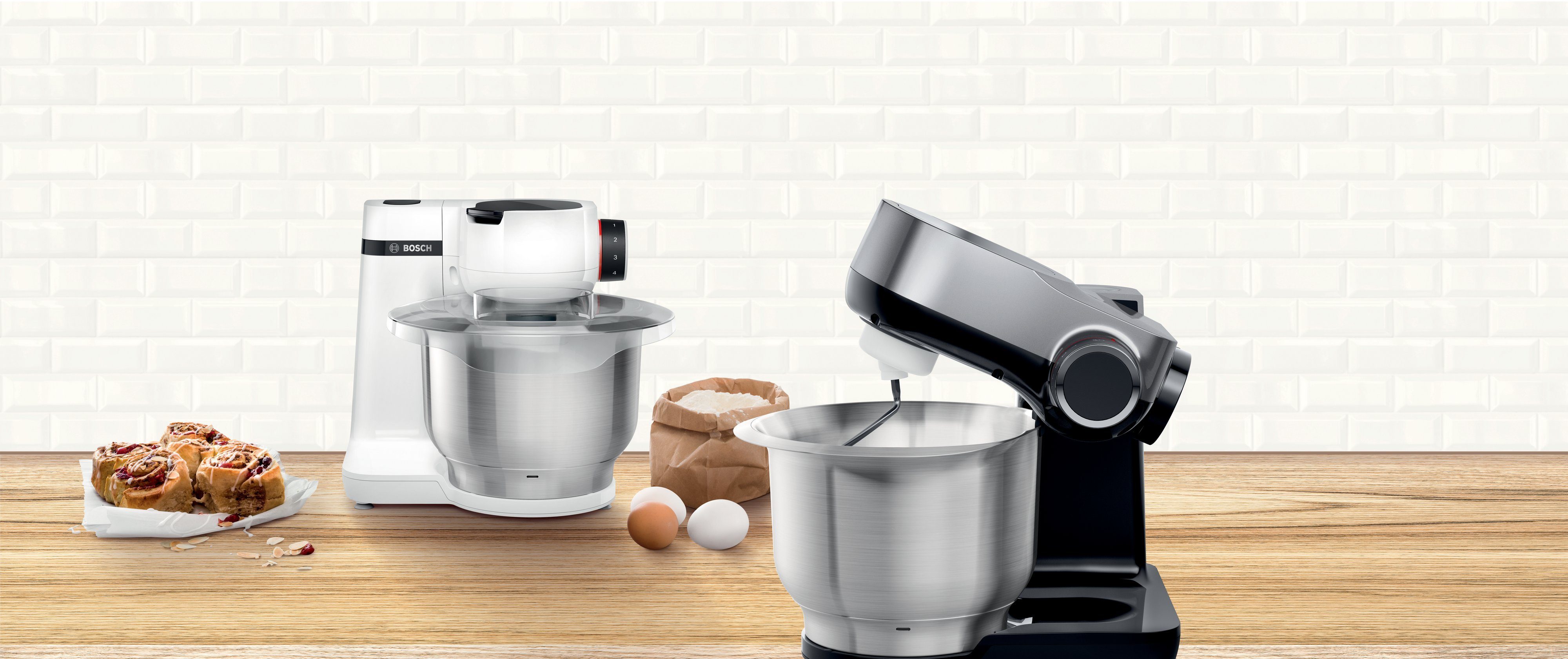 BOSCH Keukenmachine Serie 2 MUMS2EW01, roestvrijstalen kom, doorloopsnijder, deksel Planetair mengsysteem, kneedhaak/klopper/menghaak roestvrij staal, 4 niveaus, wit