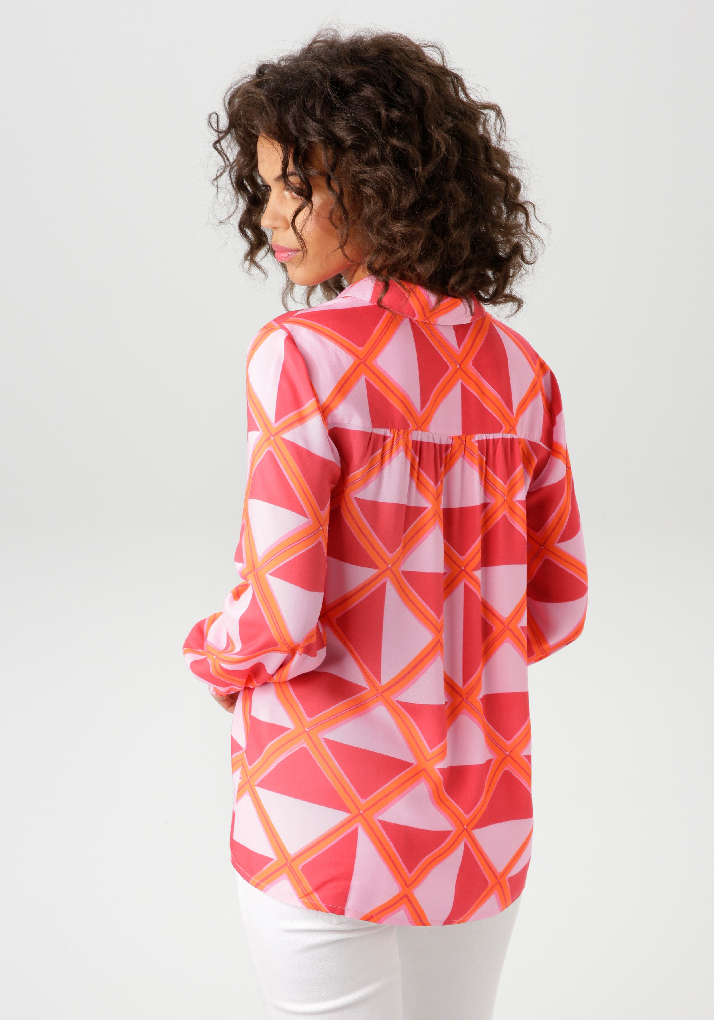 Aniston CASUAL Overhemdblouse met extravagante, grafische print - nieuwe collectie