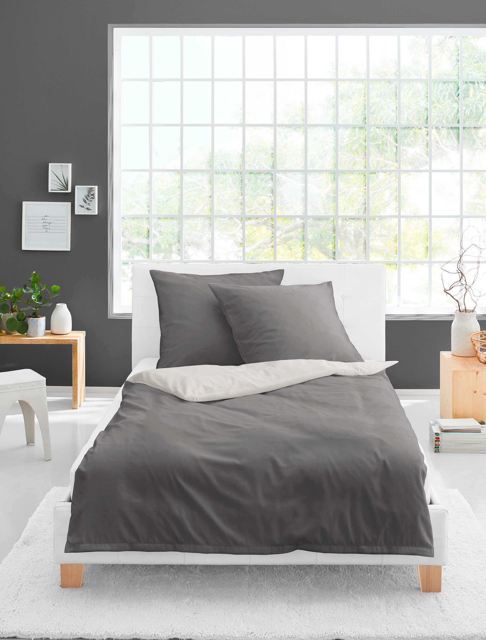BIERBAUM Tweezijdig te gebruiken overtrekset Modern uni in mt. 135x200 of 155x220 cm Modern unidesign: Eenvoudig, elegante uitstraling voor elke slaapkamer