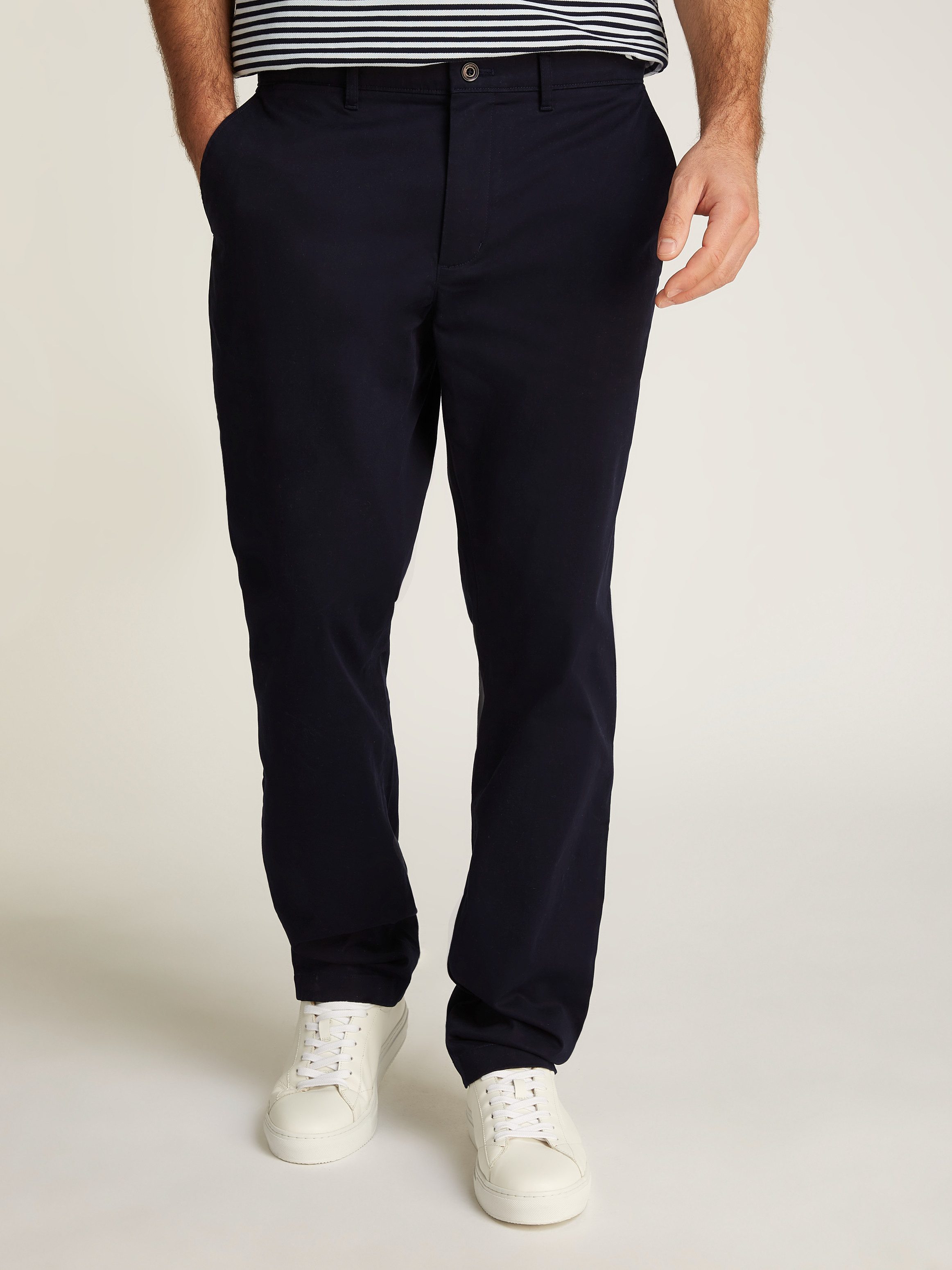 Tommy Hilfiger Chino DENTON CHINO SATIN met achterzakken met knoop logo-borduursel