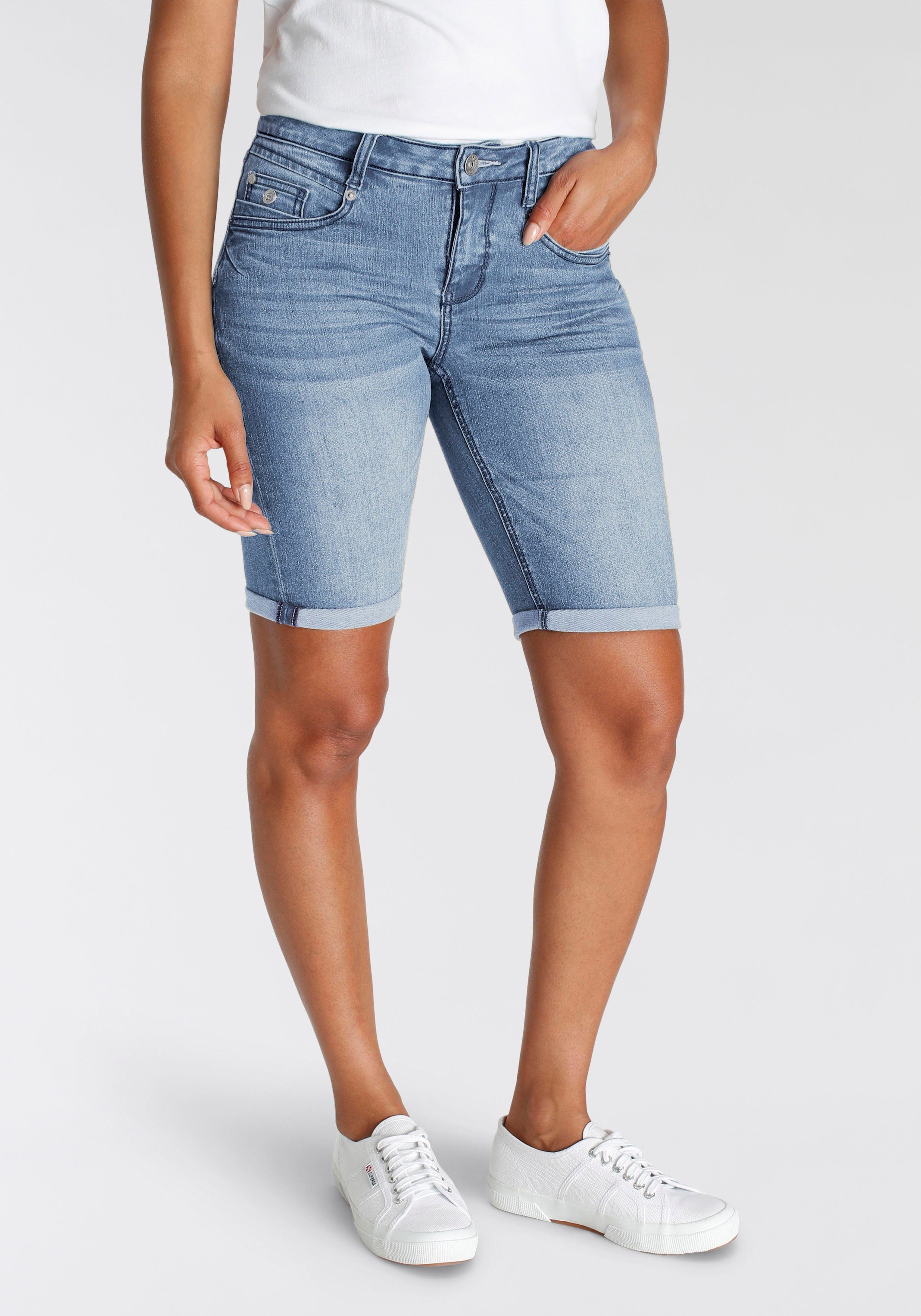 H.I.S Jeansshort DuffyHS smalle broekpasvorm, opgerolde pijpafsluitingen, normale taille