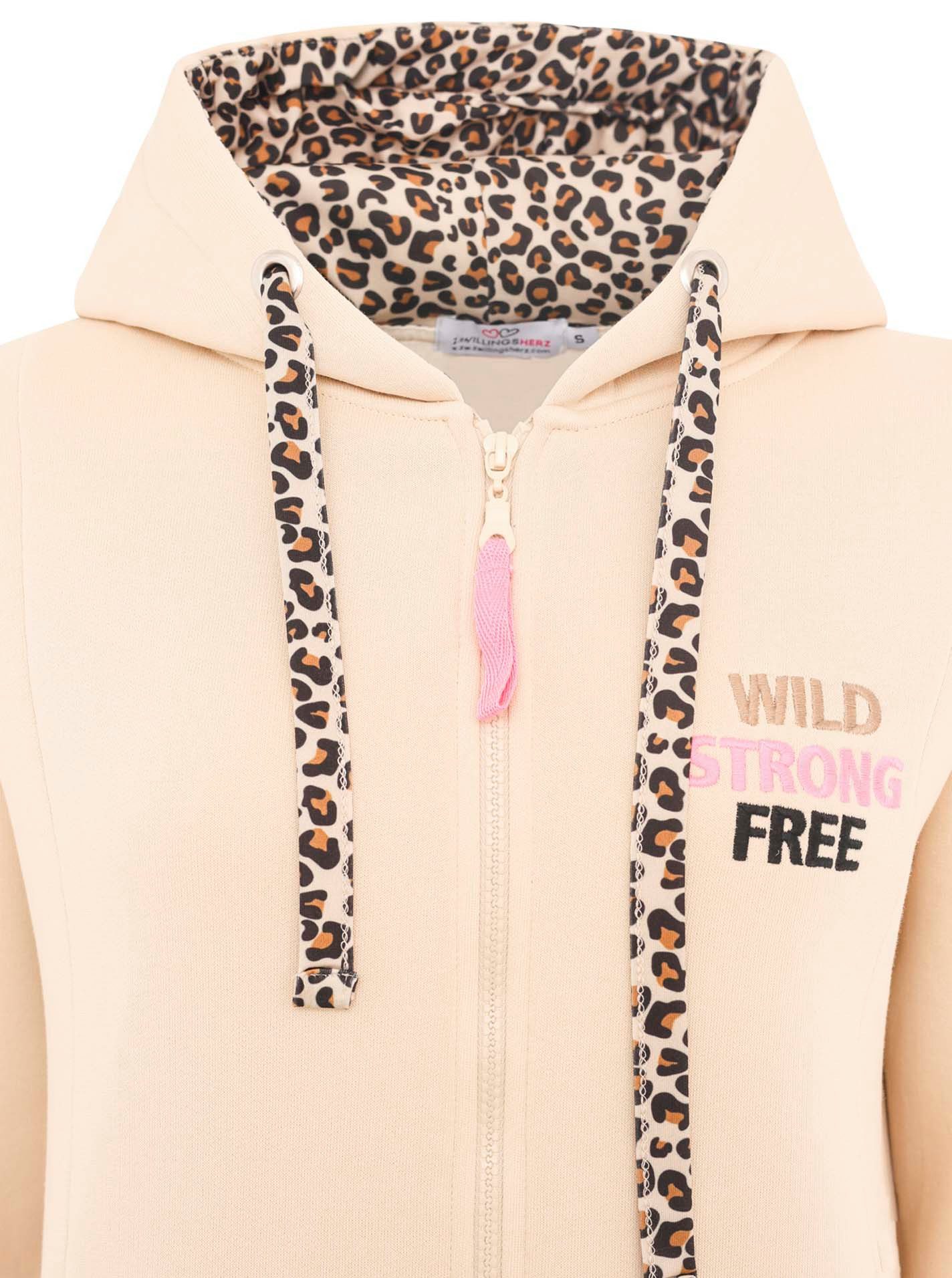 Zwillingsherz Jersey jas Wild and Free met opvallend voor- en achtermotief en leo-details