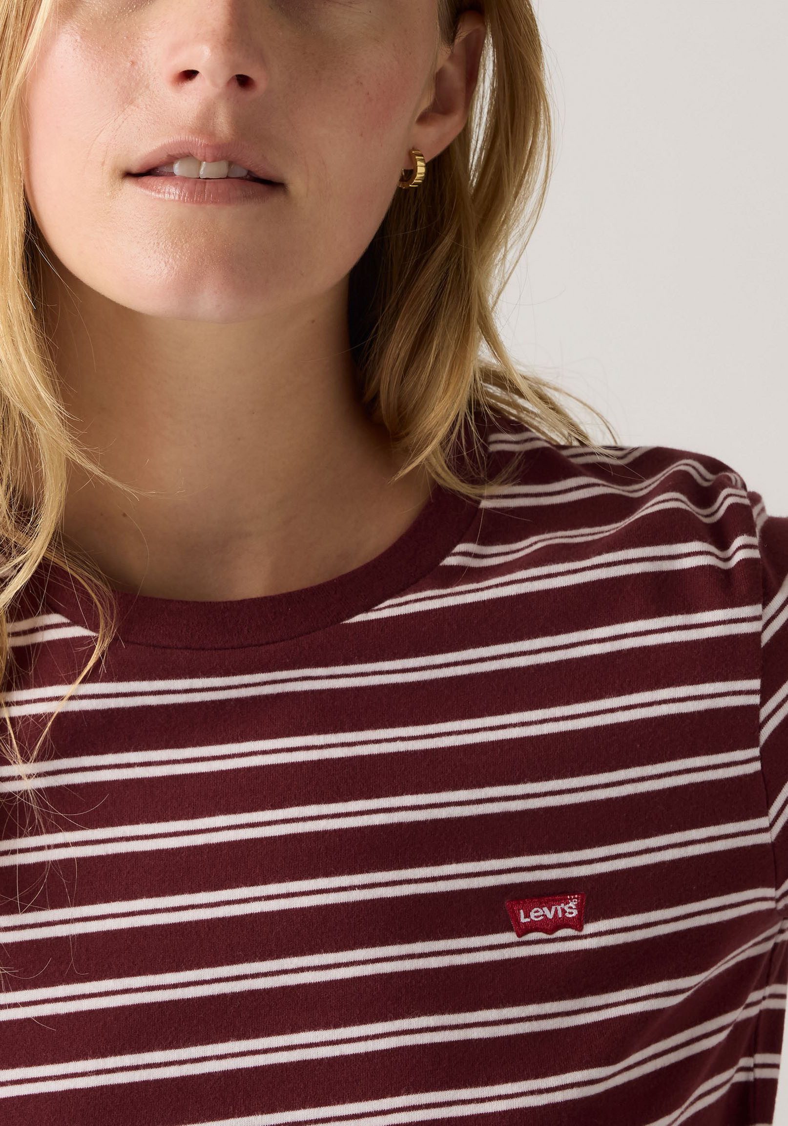 Levi's® T-shirt The Perfect Tee met klein logoborduursel
