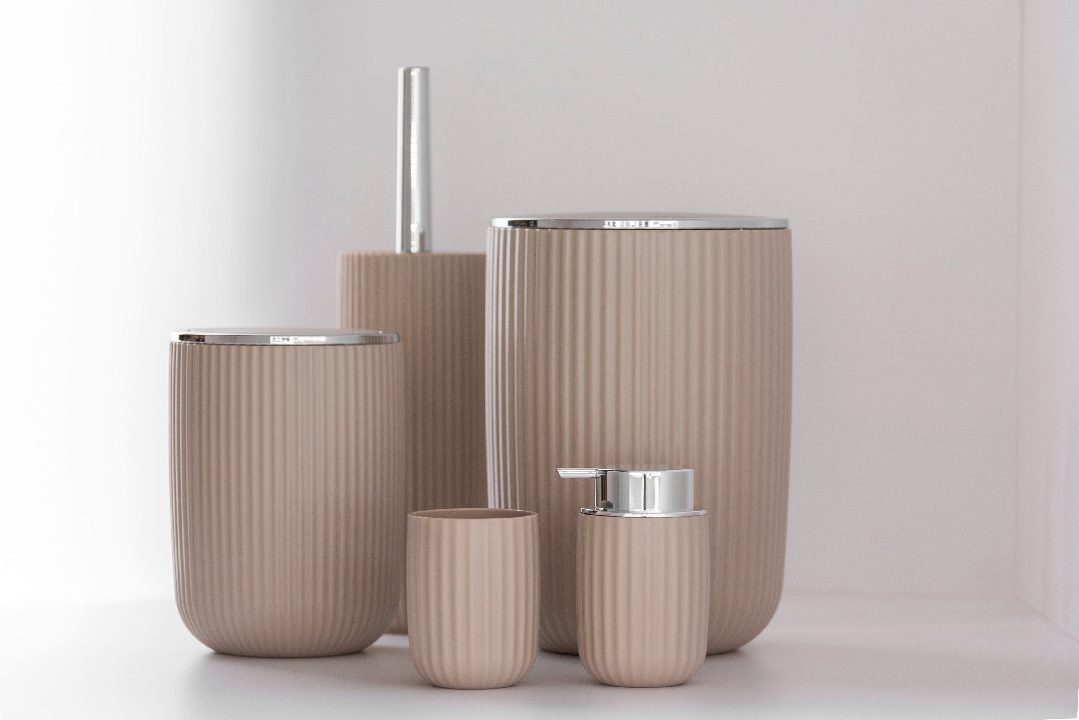 WENKO Toiletset Agropoli beige, met gesloten model