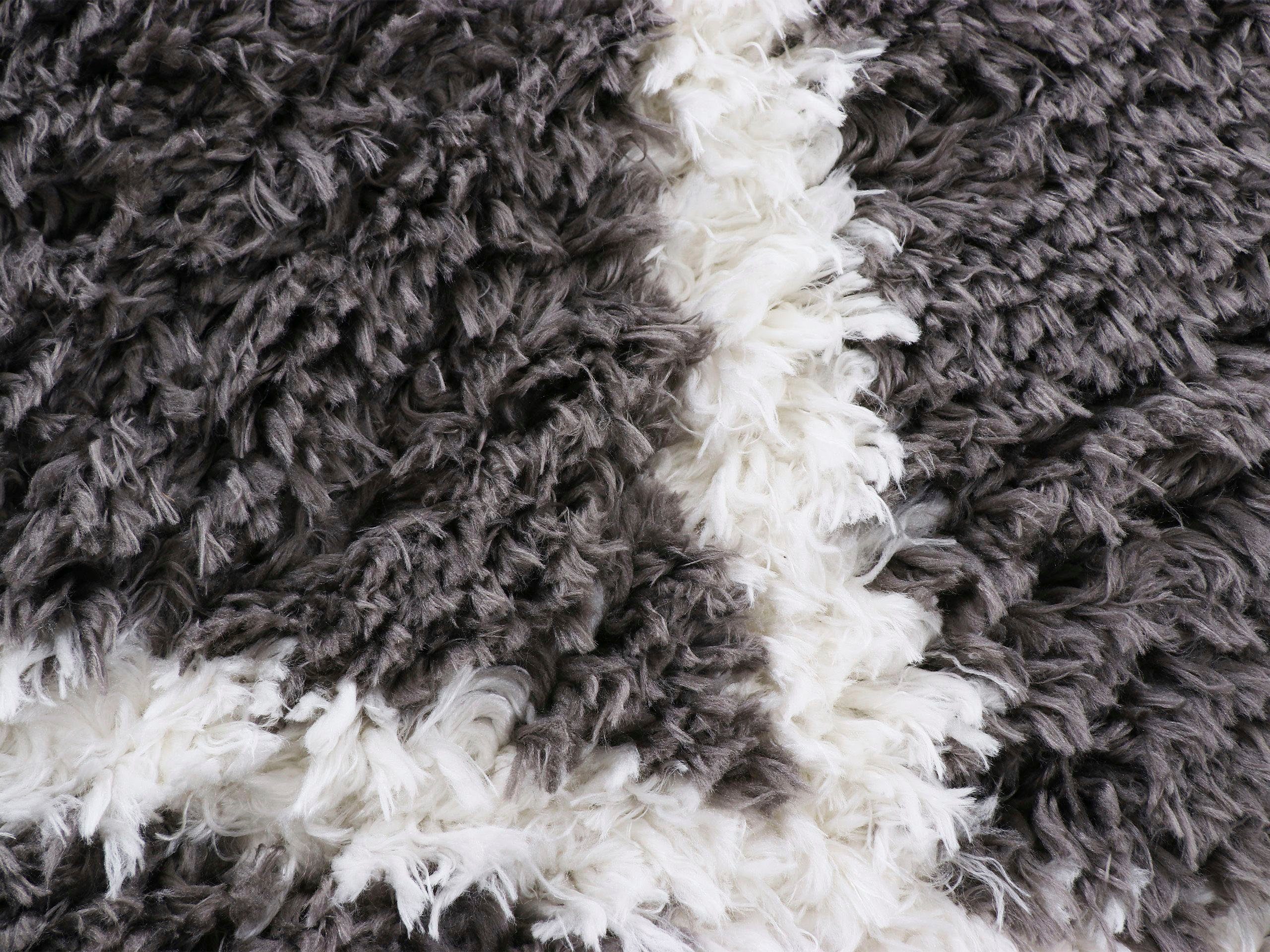 carpetfine Hoogpolig vloerkleed Edda met moderne franje, woonkamer