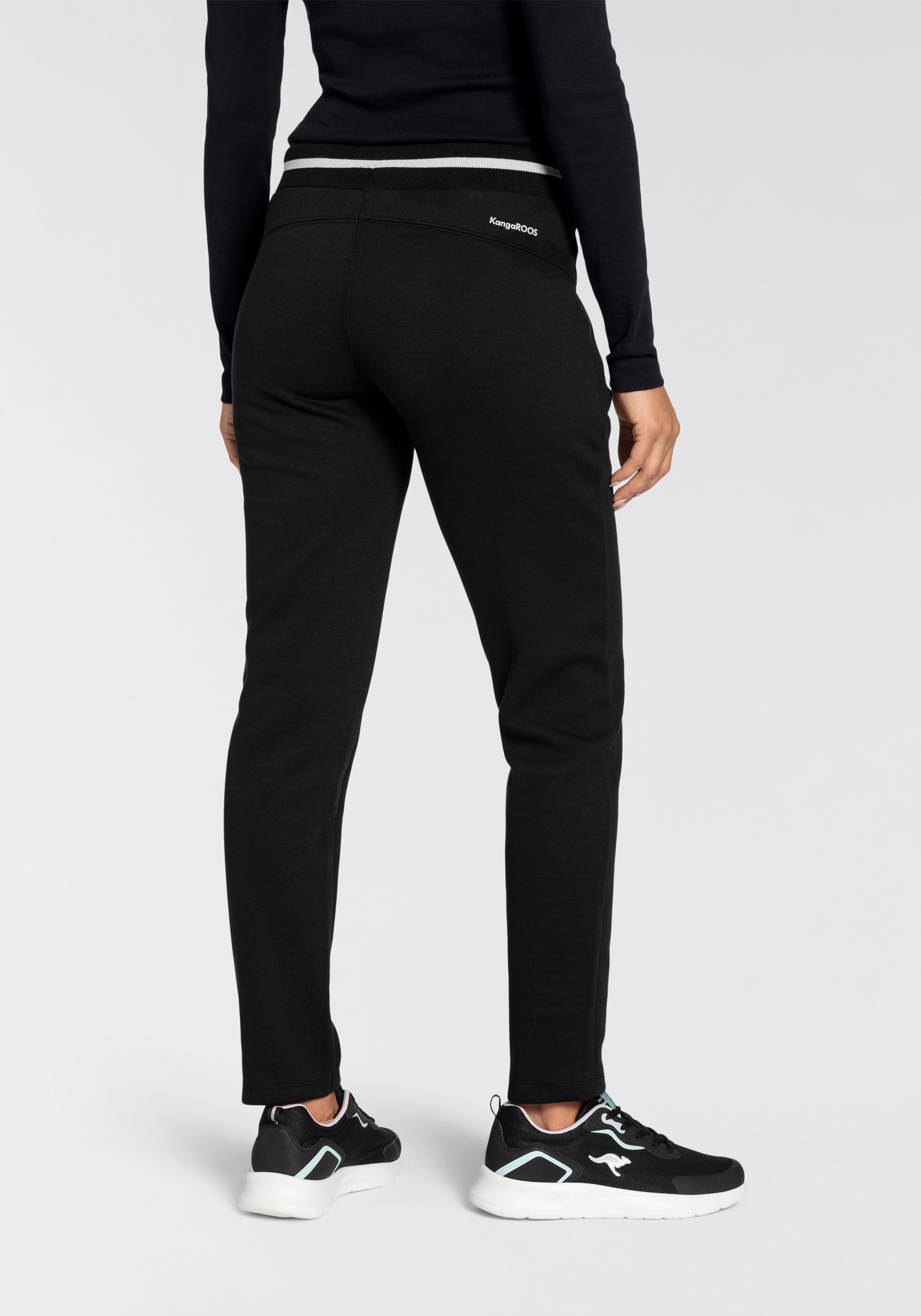 KangaROOS Jerseybroek met piqué-structuur en streepdetail