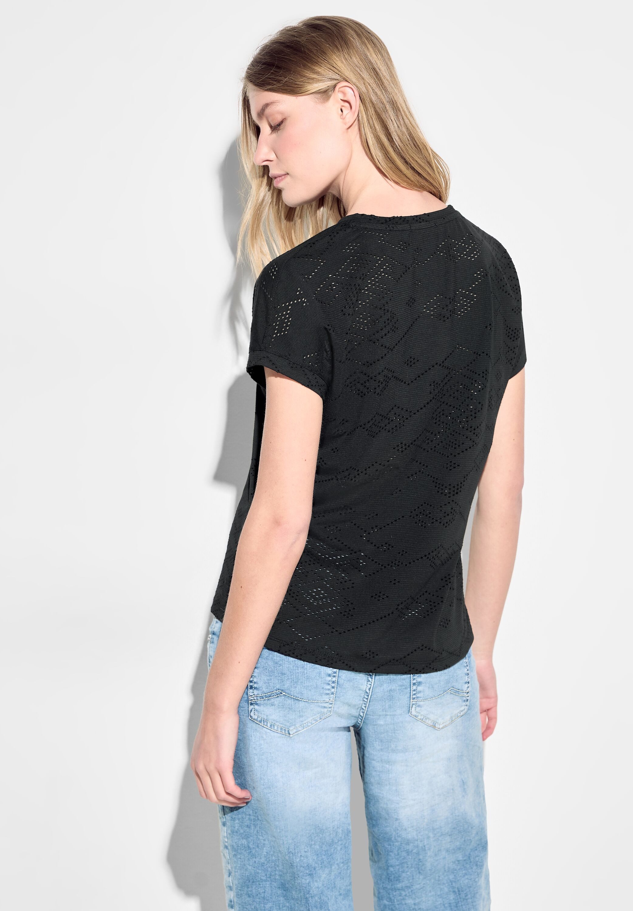 Cecil T-shirt met gaatjespatroon in ornamentvorm