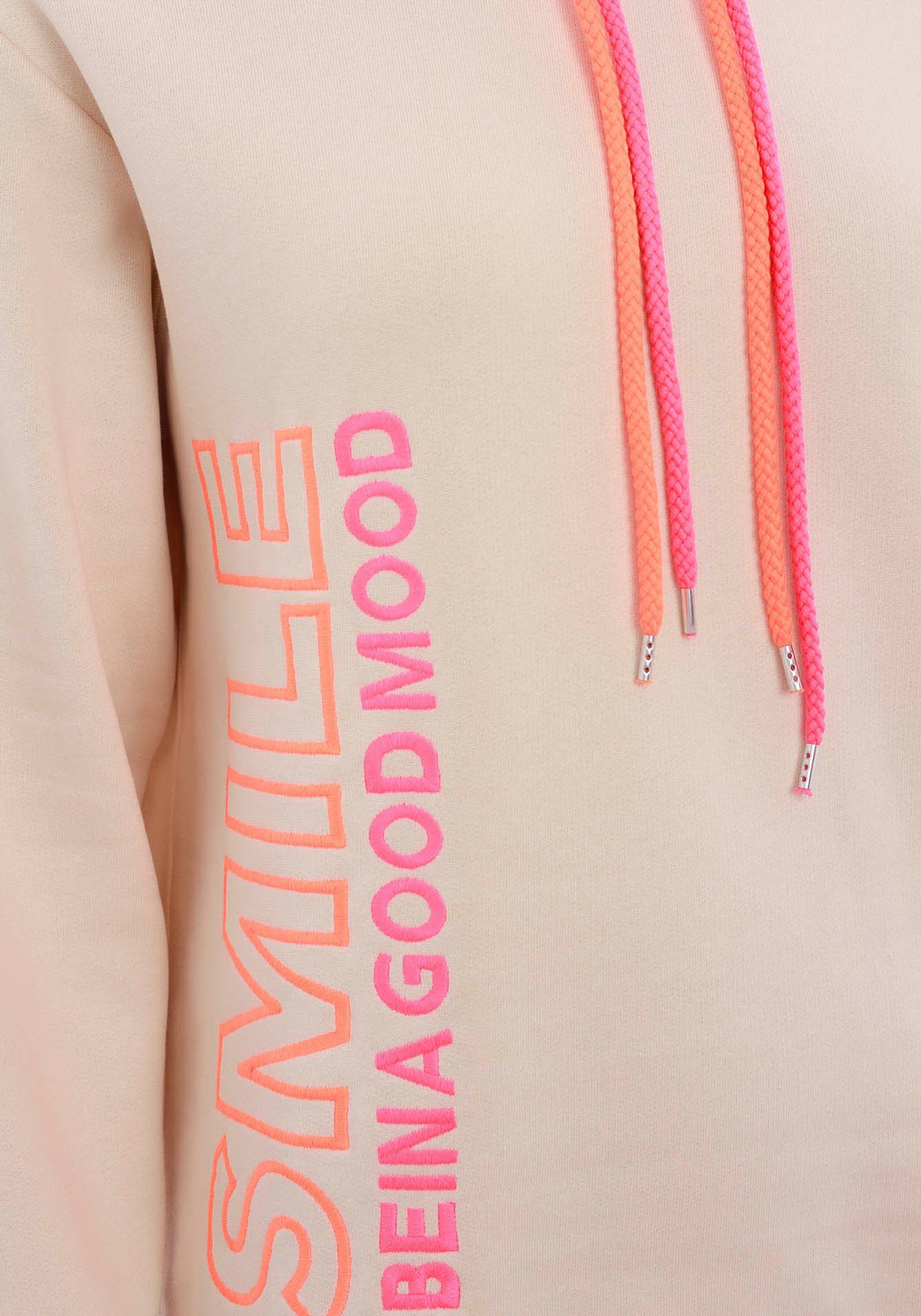 Zwillingsherz Sweatshirt met dubbele koorden en neonkleurige geborduurde details