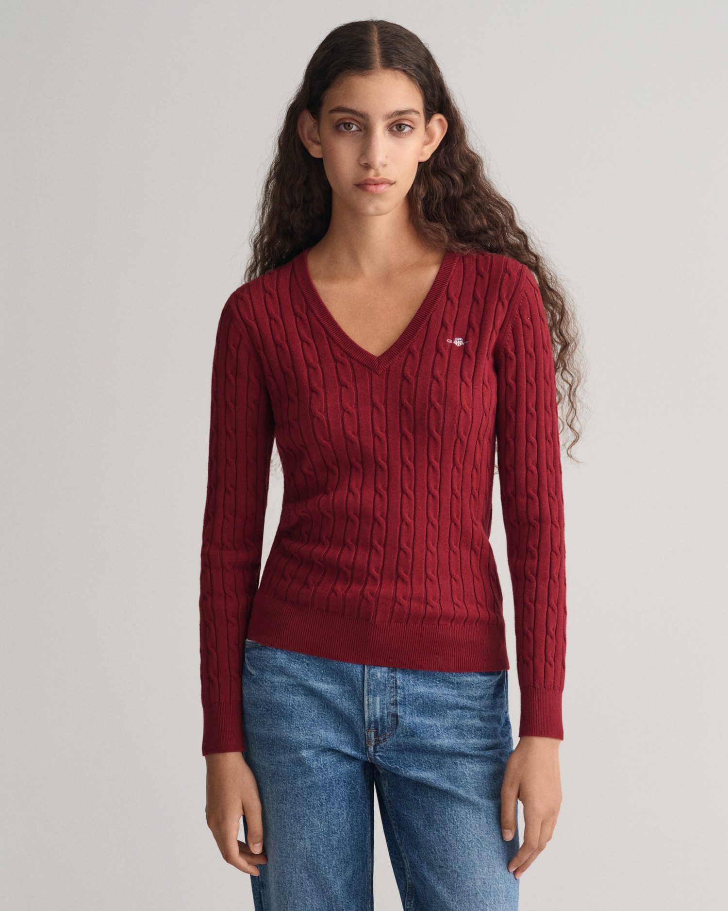 Gant Gebreide trui STRETCH COTTON CABLE V-NECK met logoborduursel op borsthoogte