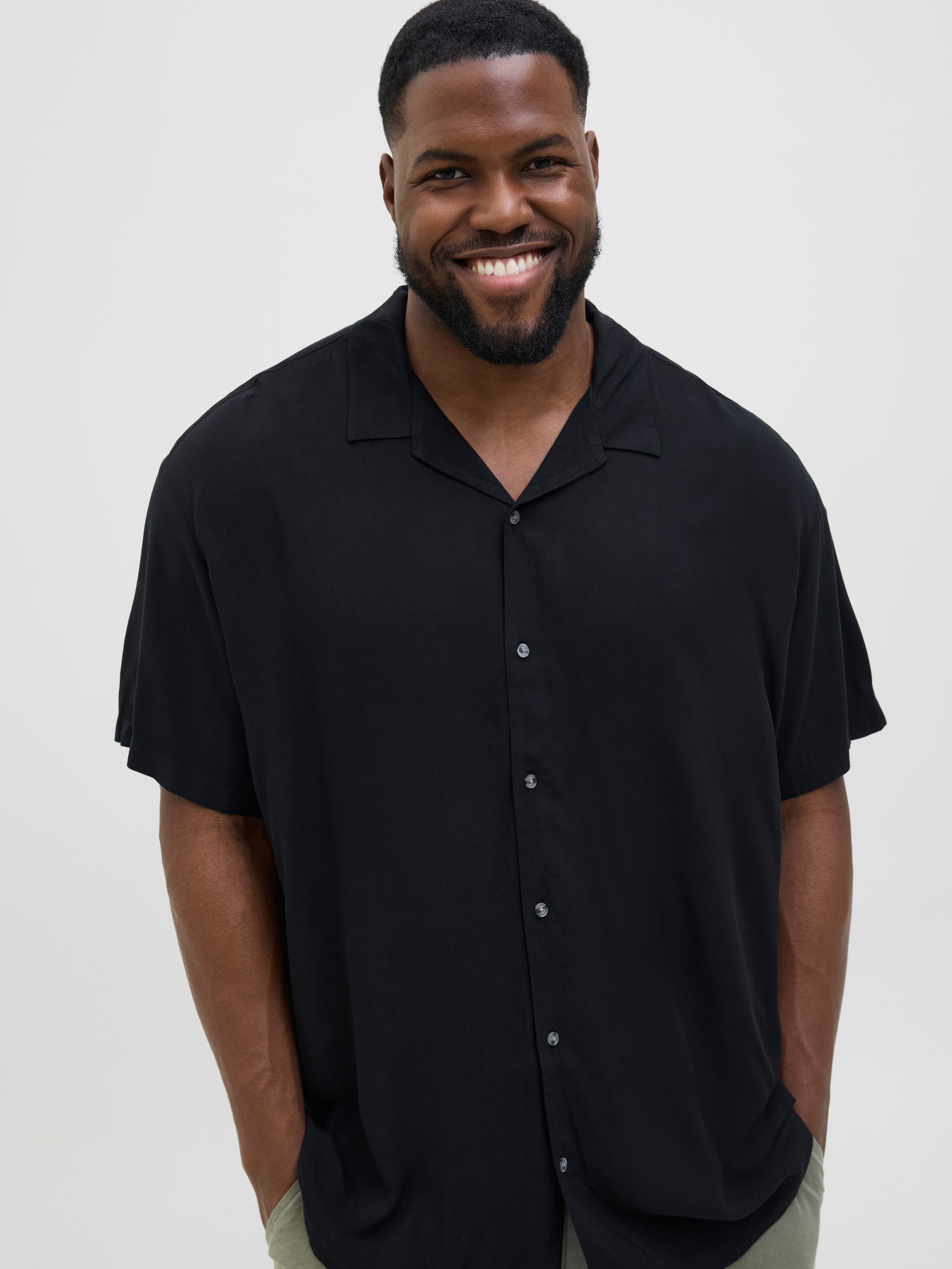 Jack & Jones PlusSize Overhemd met korte mouwen JJEJEFF SOLID RESORT SHIRT S/S SN PLS