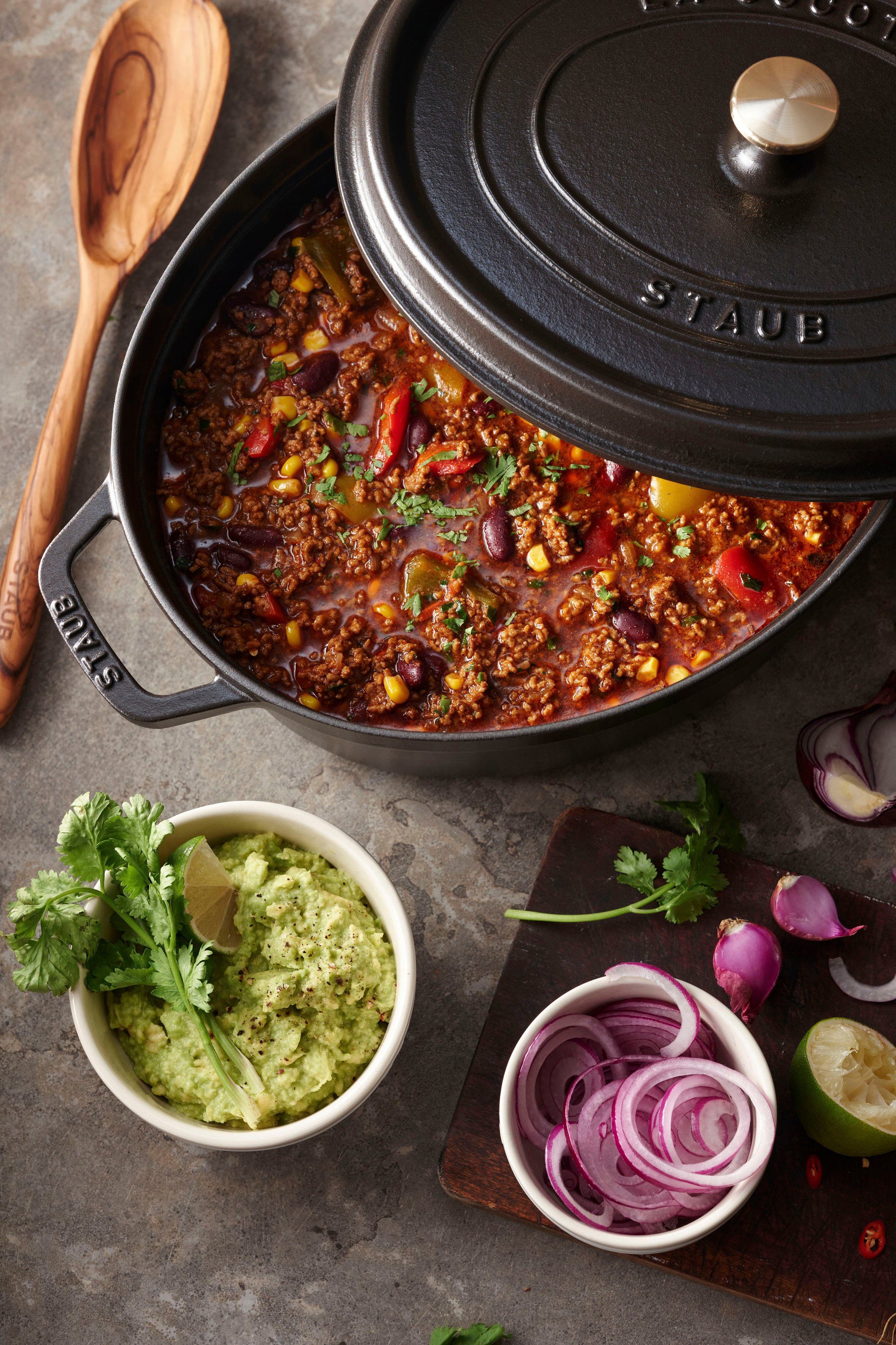 Staub Braadpan Cocotte robust, duurzaam, perfecte hitteverdeling, aroma-regendeksel (1-delig)