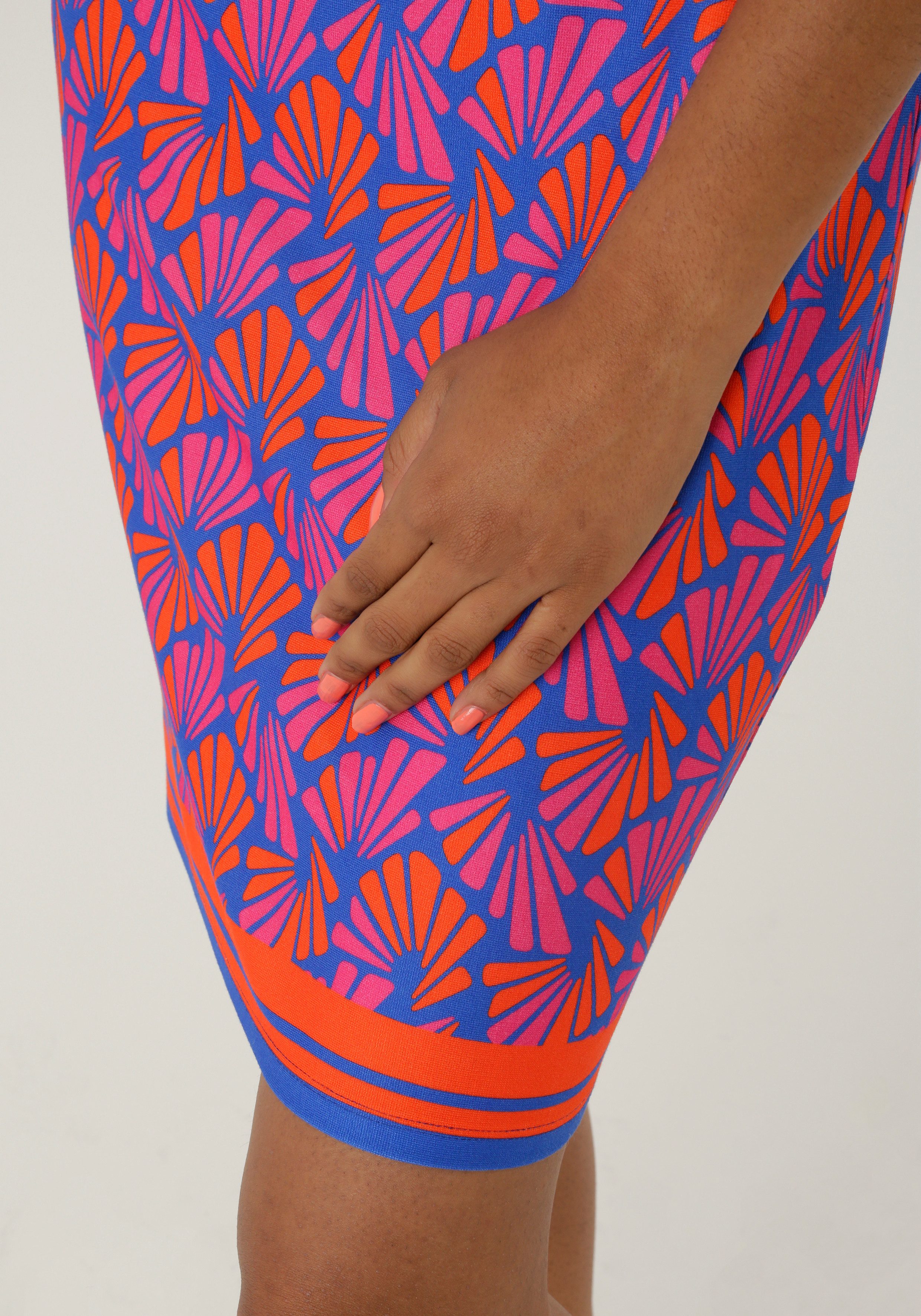 Aniston SELECTED Jerseyjurk met expressief retro-patroon allover - nieuwe collectie