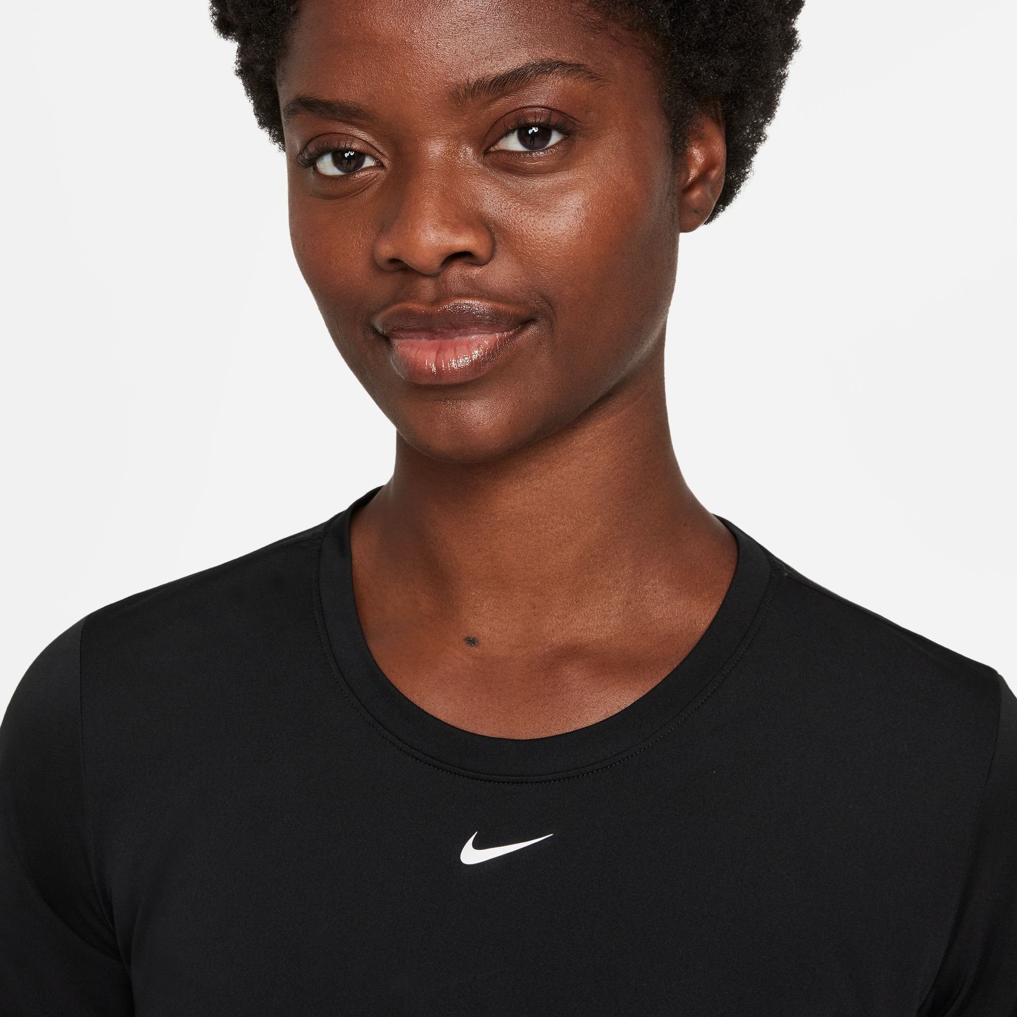Nike Trainingsshirt Dri-FIT One Women's Standard Fit Short-Sleeve Top
